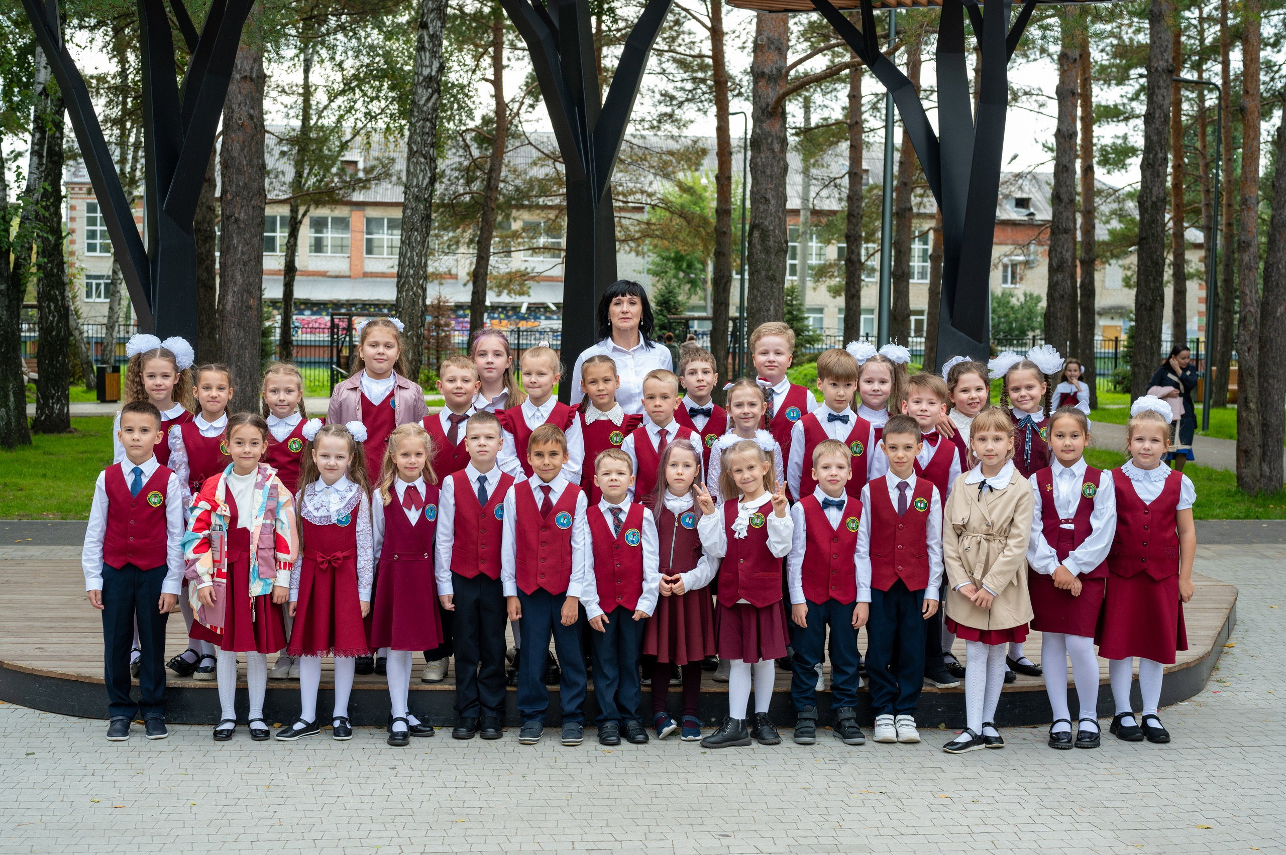 1 сентября 16 гимназия 2 класс (линейка + в классе+ на улице). Фотограф новорожденных, семейный детский в Тюмени Татьяна Морозова