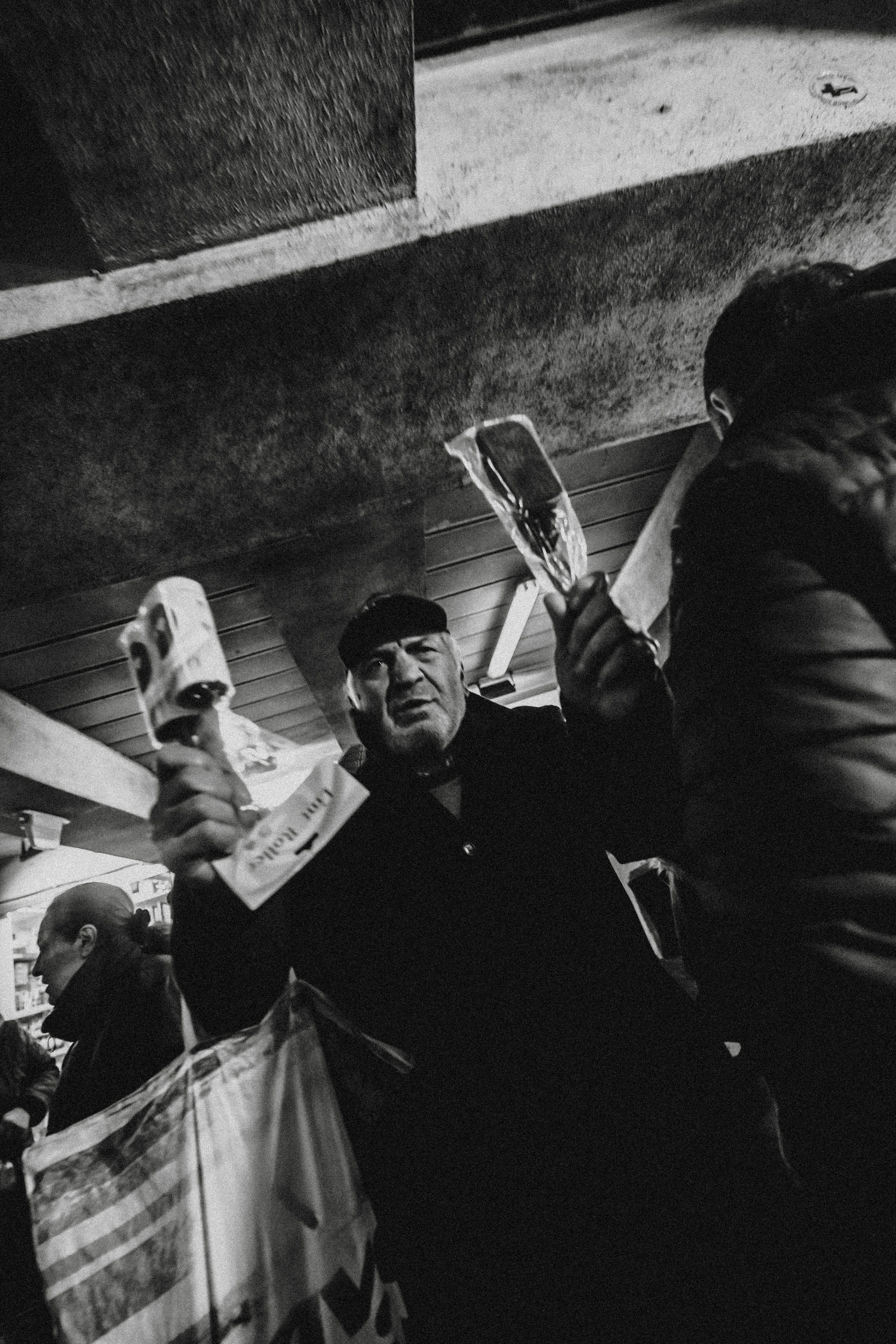 ТБИЛИСИ 2023-2024. Стрит-фотография, полная абсурда, идиотизма и красоты