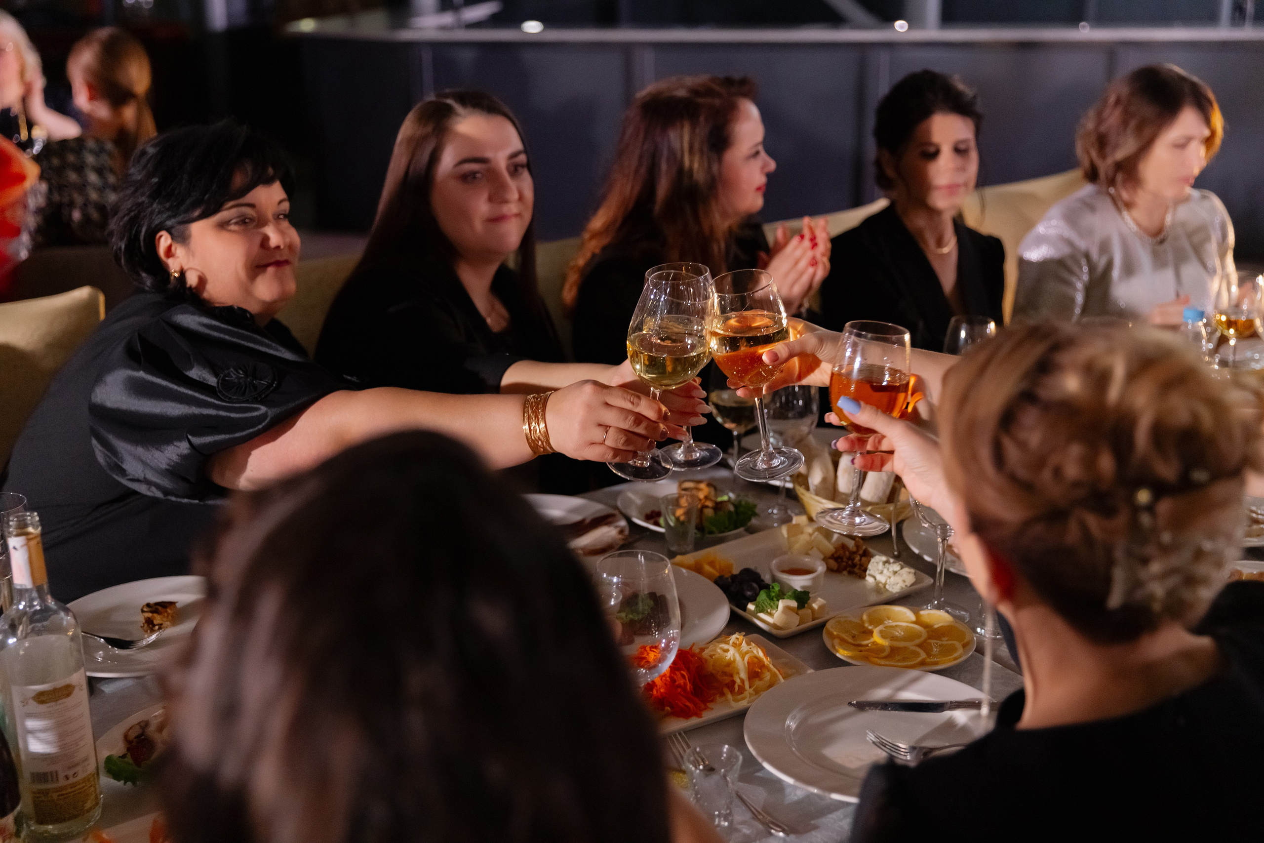 Корпоративная новогодняя фотосъемка для BELARUSBANK в Ресторане «Урарту». Свадебный фотограф в Минске/Беларуси Сергей Спиридонов