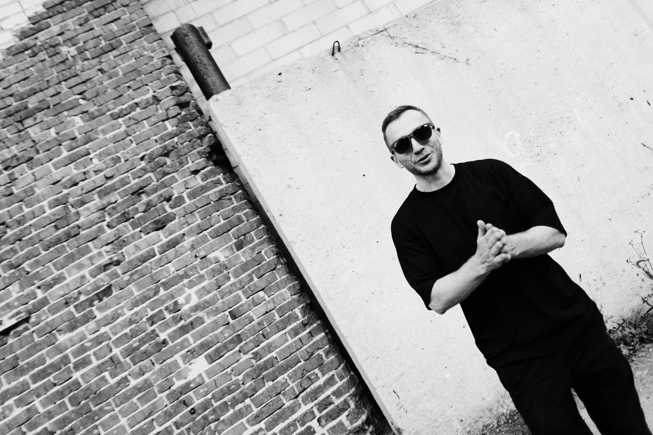 Уличная фотосессия мужской портрет. Фотограф Дарья Мустафина, Тюмень