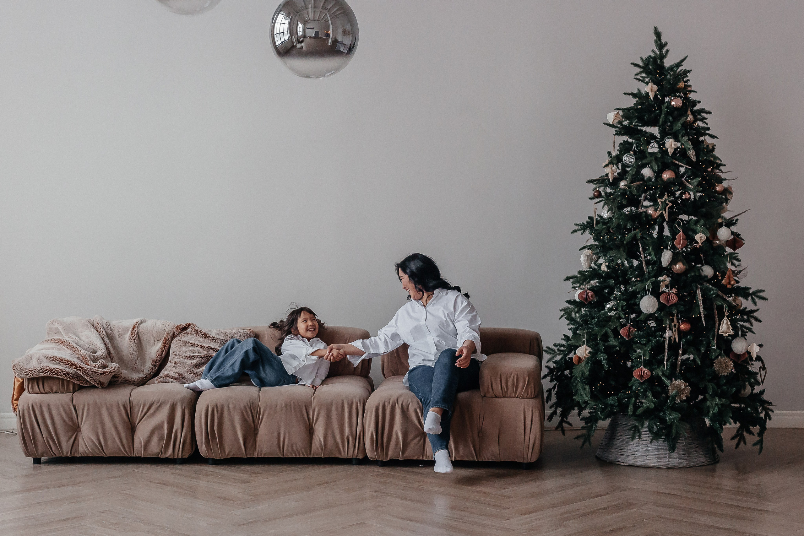 Айкыз с дочкой Алиёй. Фотограф семейной и индивидуальной съемки Марина Севостьянова в Челябинске