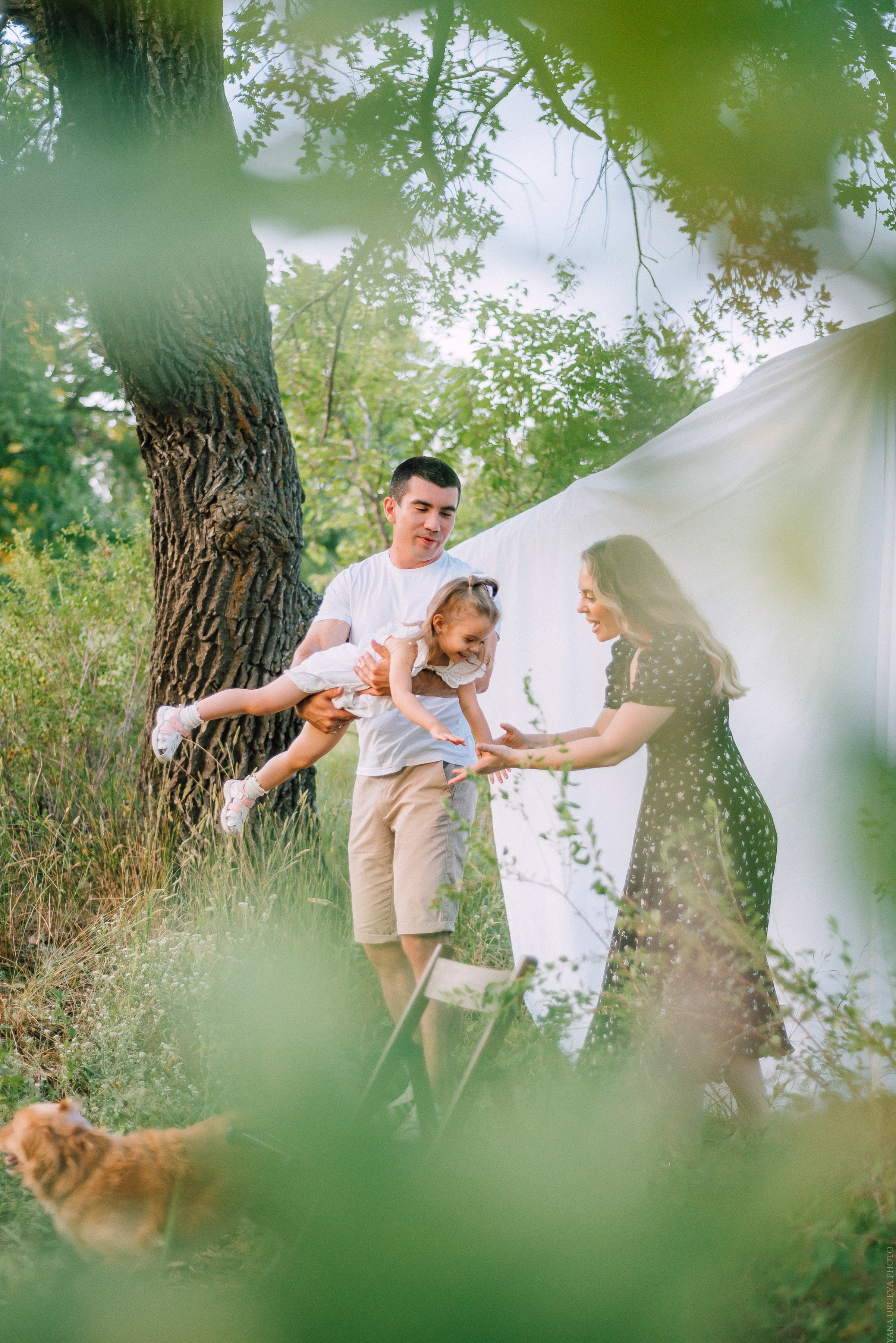 Вечерняя прогулка в лесу. Свадебный и контент- фотограф в Тольятти, Самаре, Москве Яна Уруева