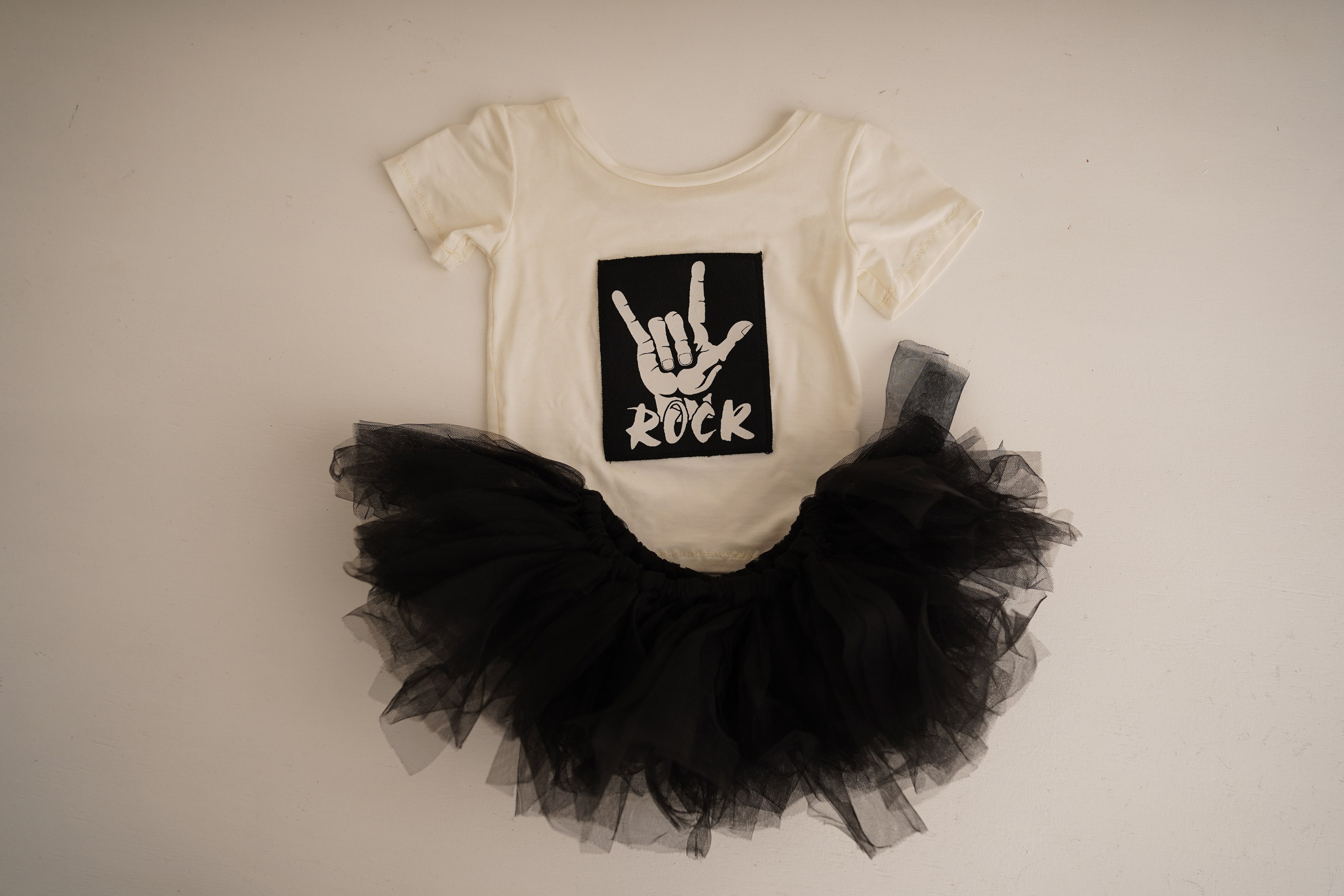 С рождения до двух месяцев. В комплекте трусики и повязки