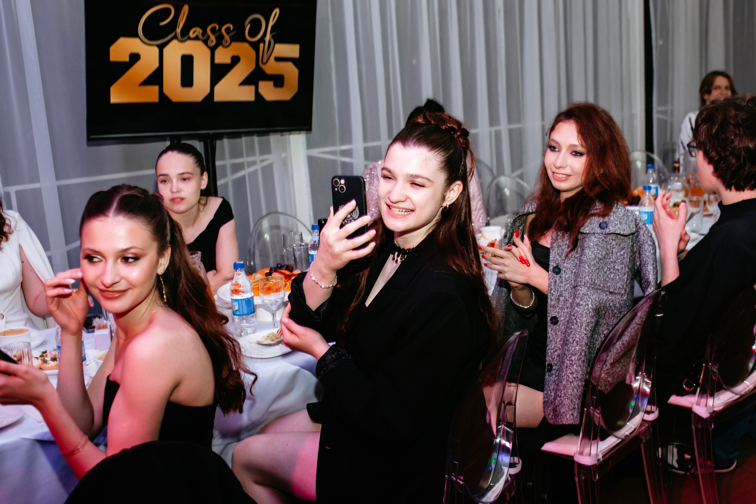 Выпускной 2025 (41 школа) 11 класс. Фотограф в Челябинске Ополихина Анна