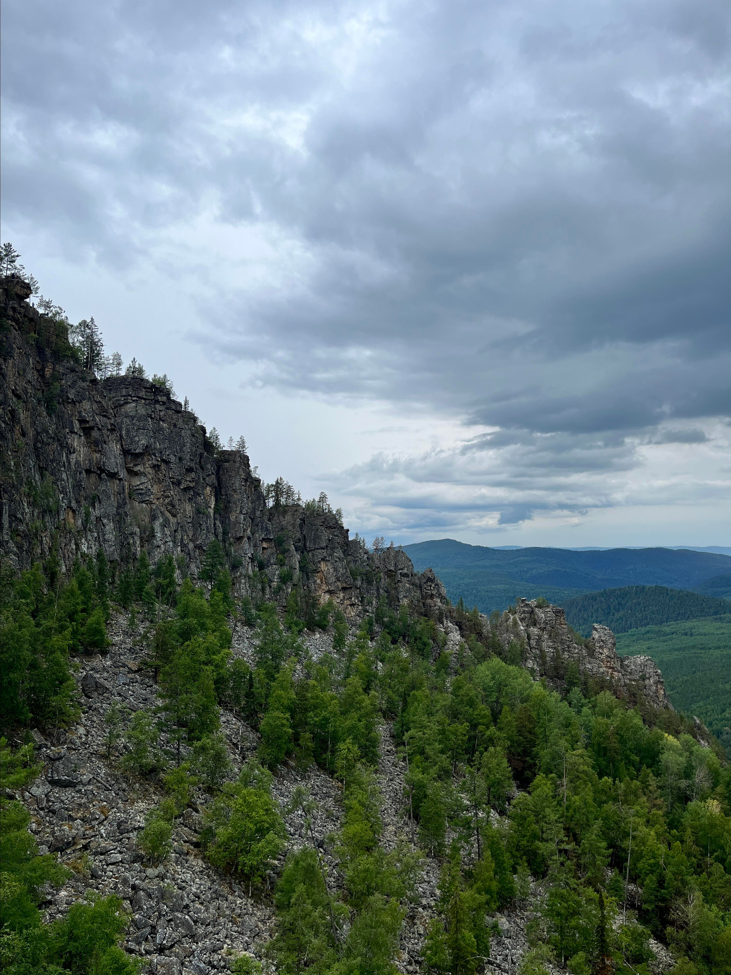 Рассвет на Айгирских скалах