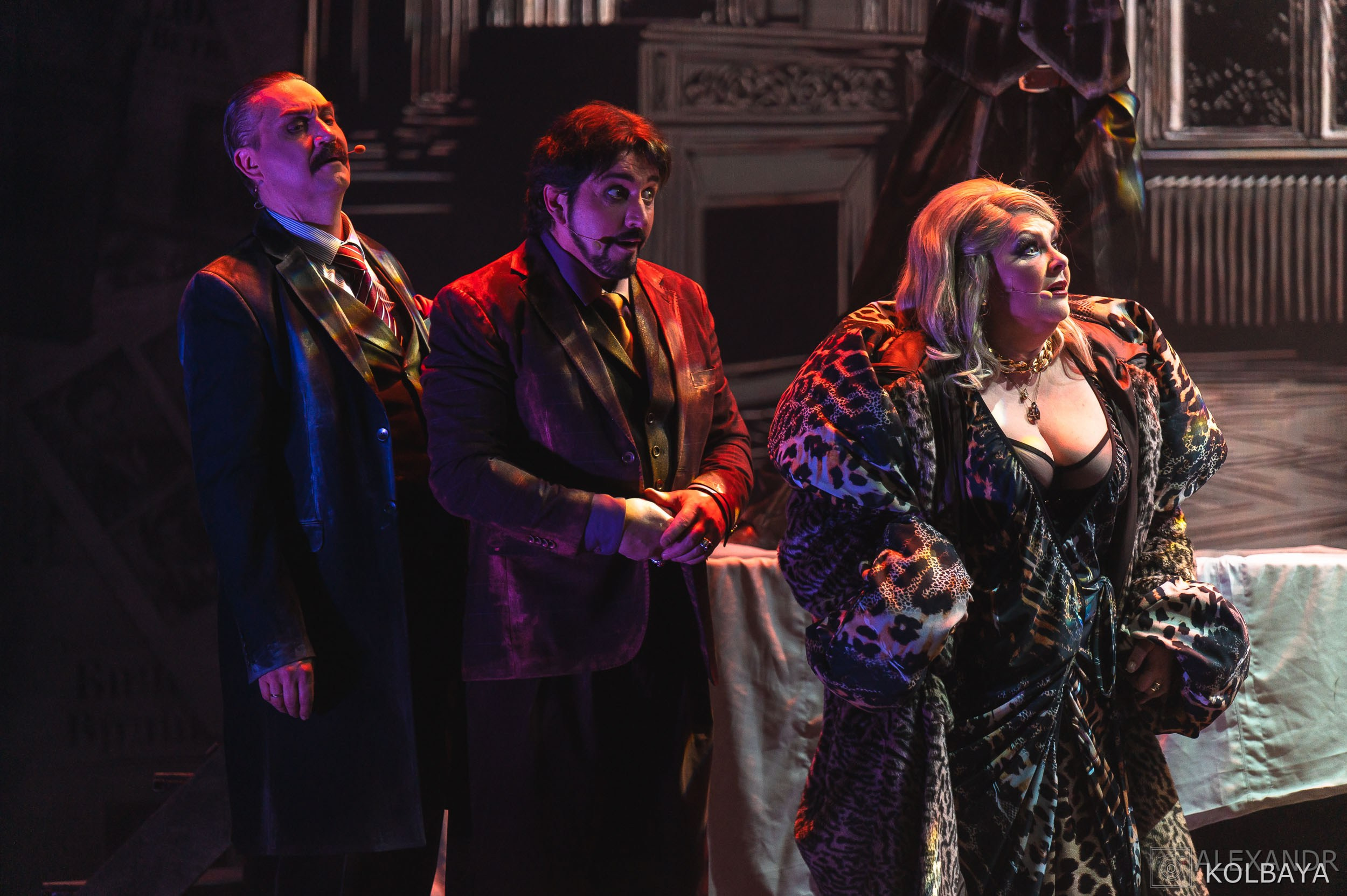 Фотографии со спектакля «Однажды в городе N». Концертный и театральный репортажный фотограф в Москве Александр Колбая