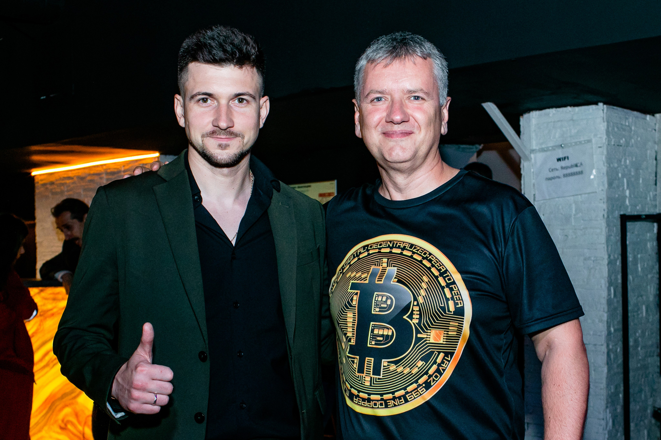 Встреча криптовалюте. Art photographer Nino