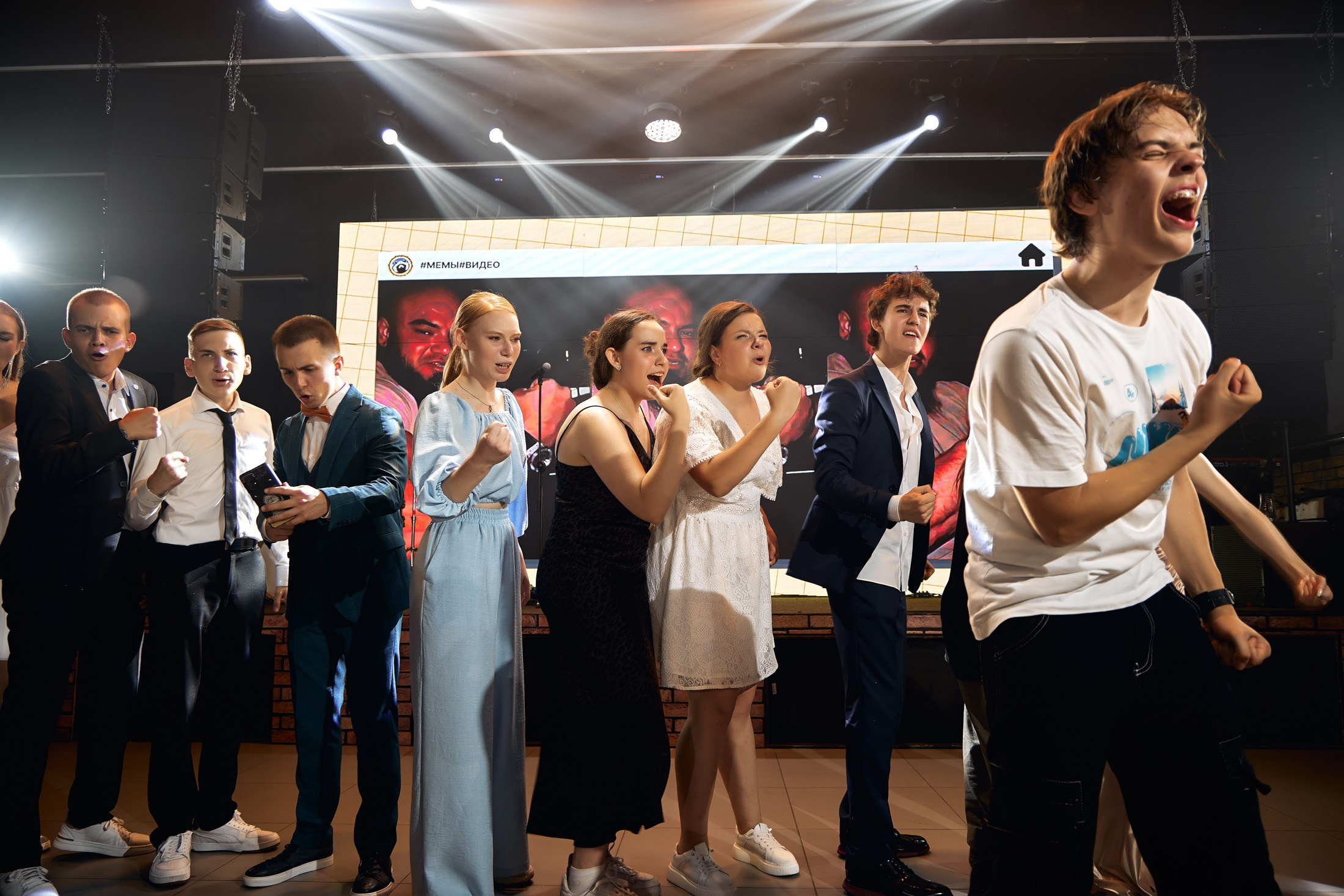 Фотограф на выпускной. Свадебный репортажный и фуд фотограф в Барнауле Гайфулин Виталий