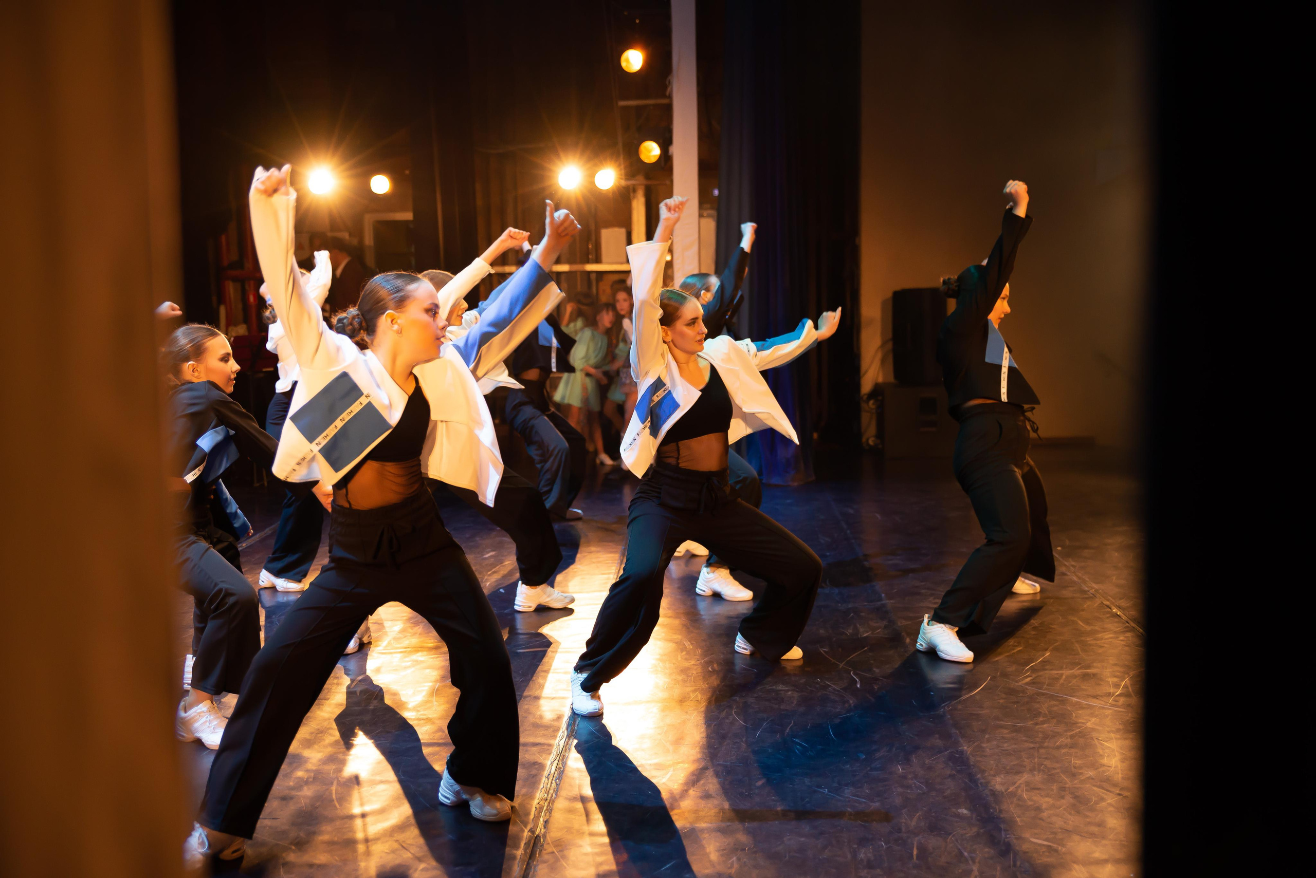 Сцена. Главная