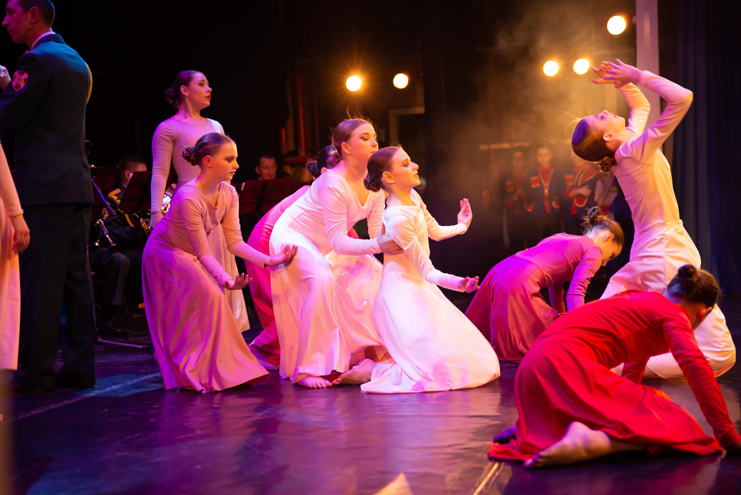 Сцена. Главная