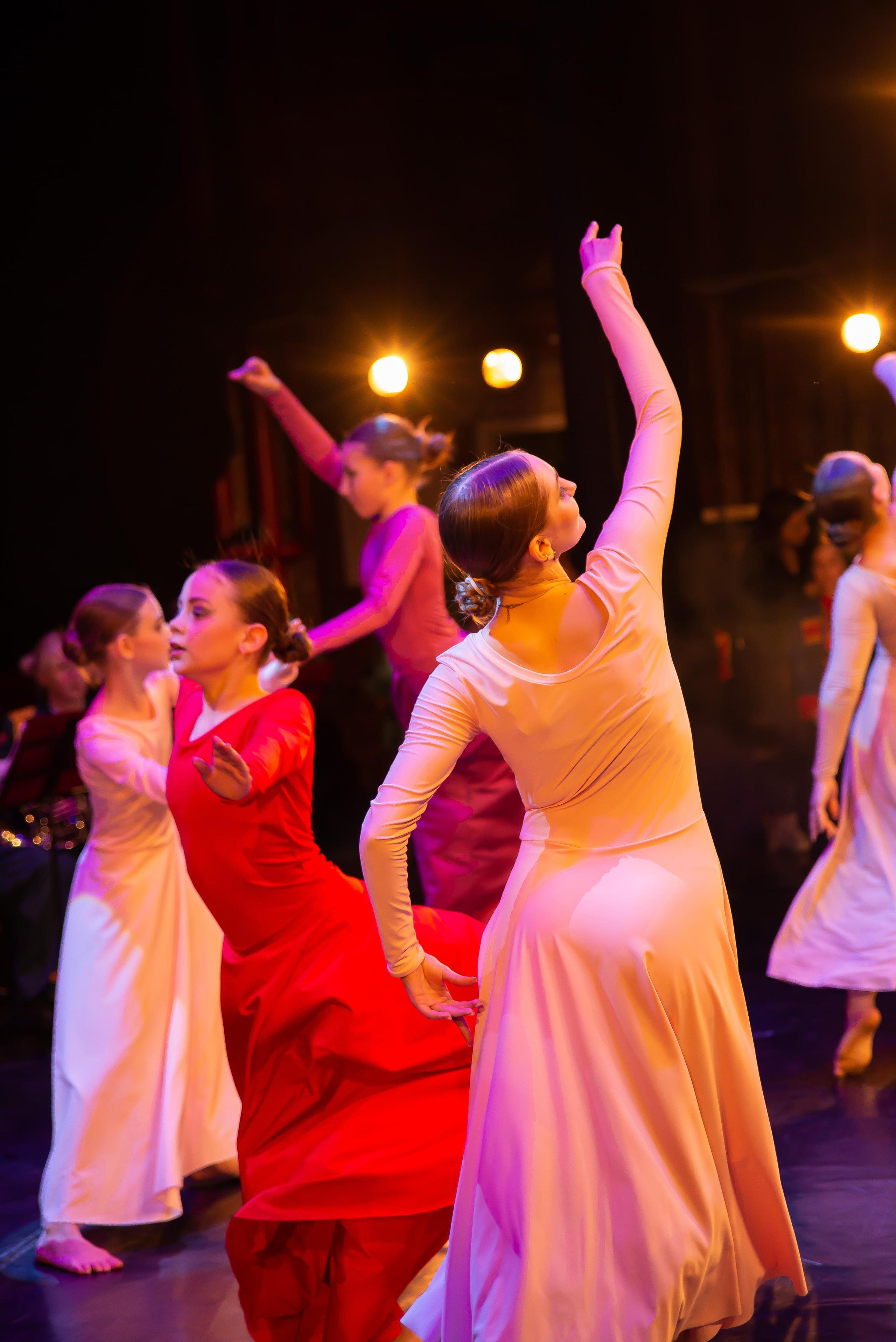 Сцена. Главная