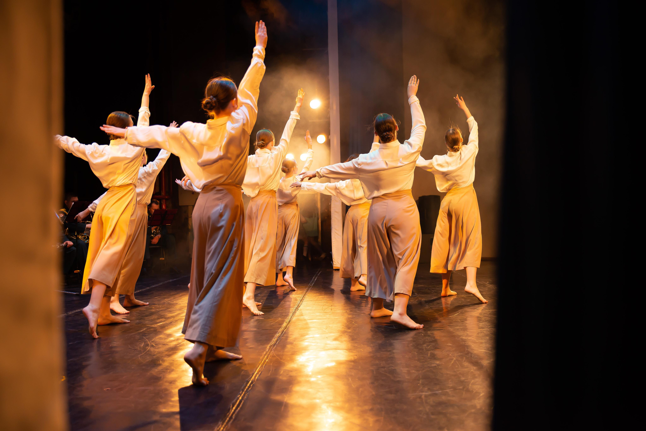 Сцена. Главная