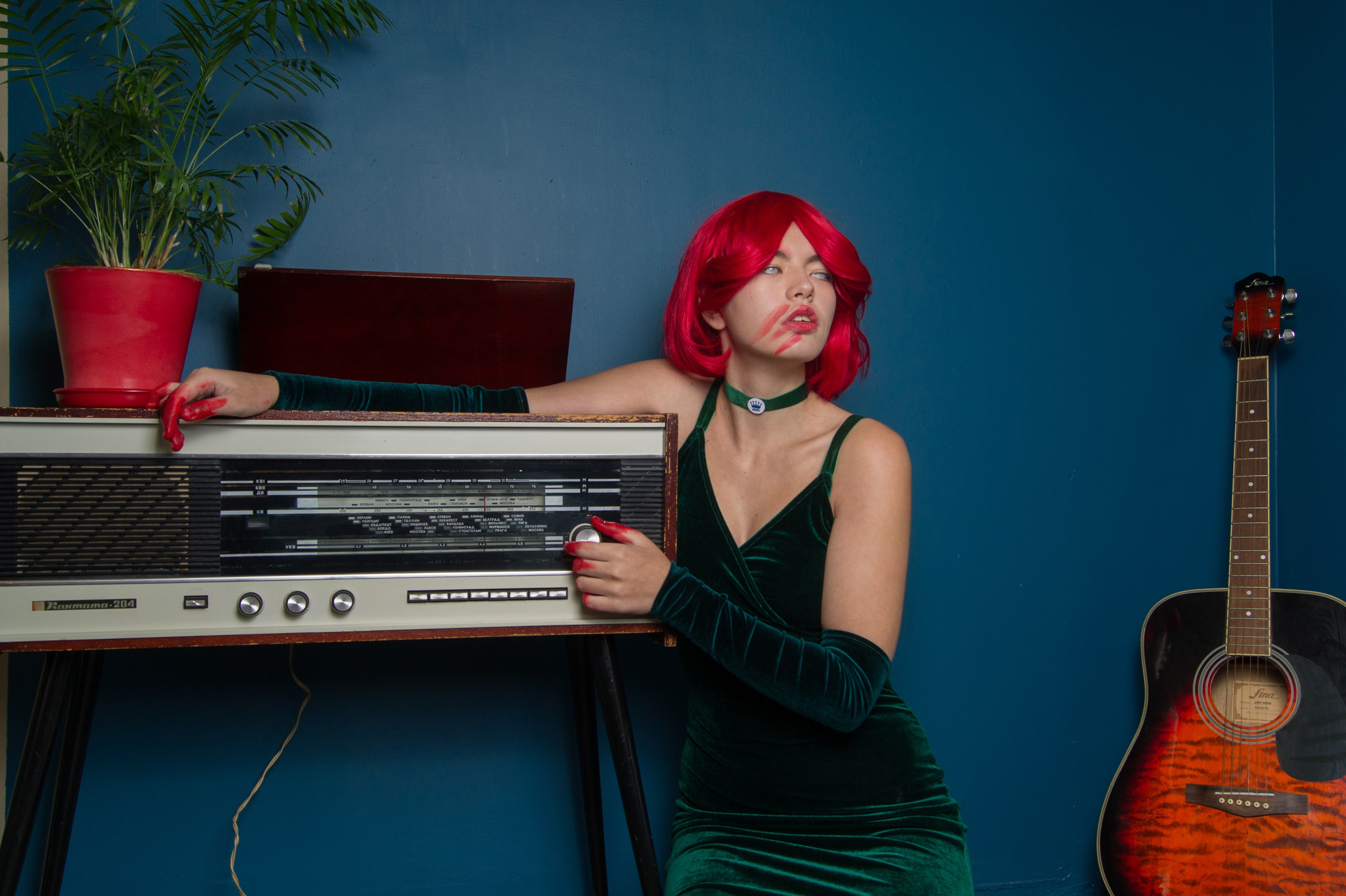 Юля Пчелкина (Персонаж Bubble Comics). Главная