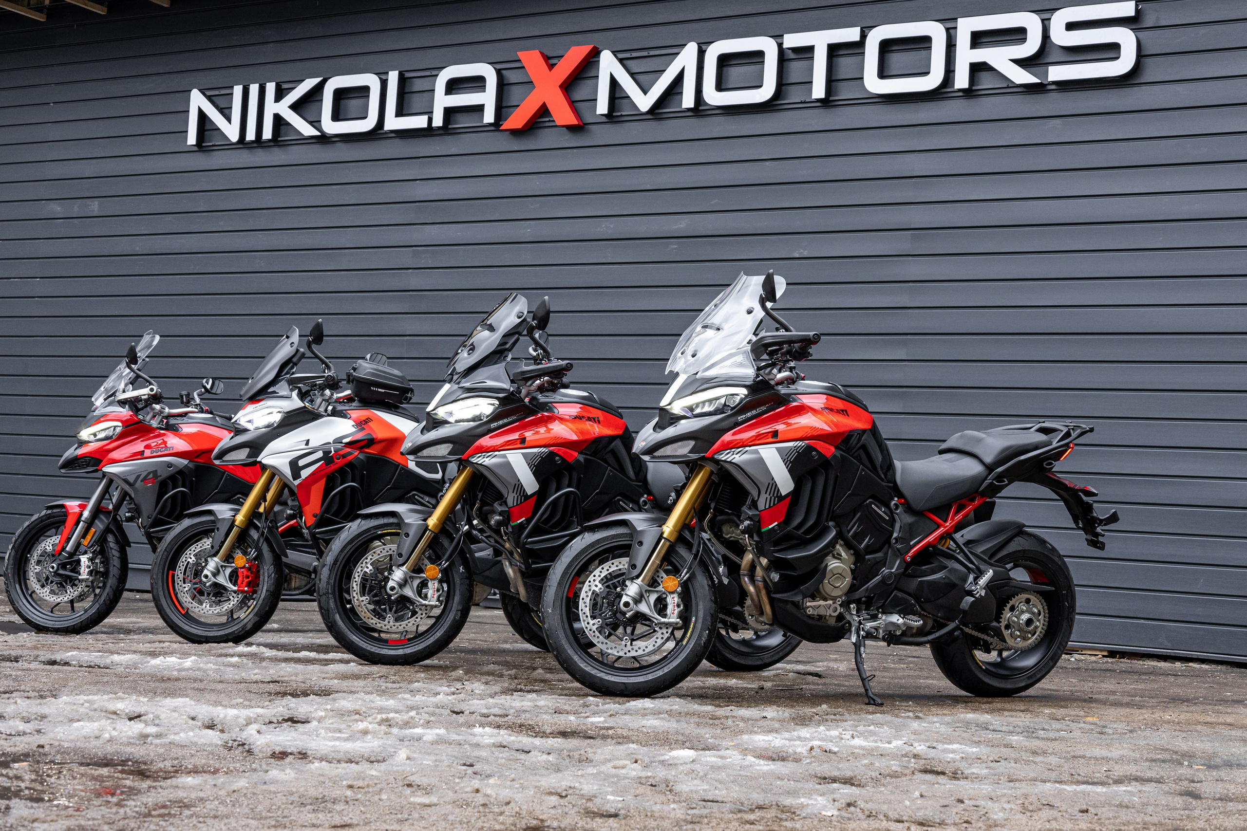 Фотосессия с мотоциклами и автомобилями. Предметный фотограф в Москве и Московской области