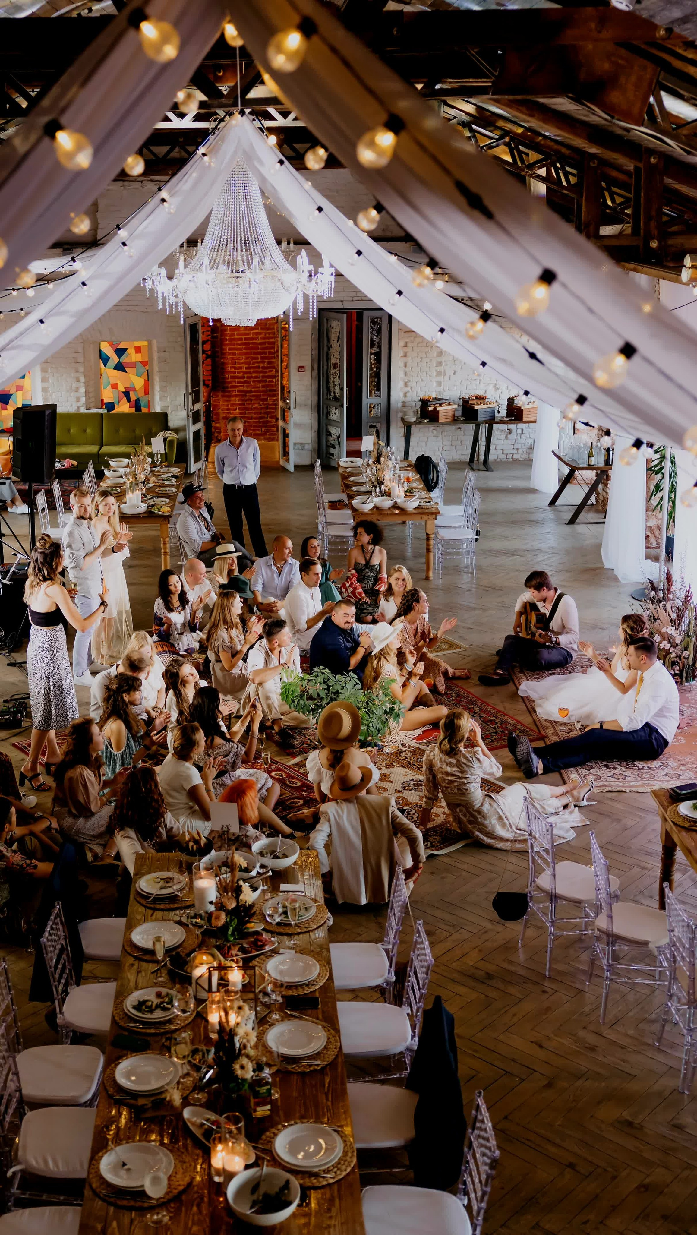 Ведущий Никита Шляндин