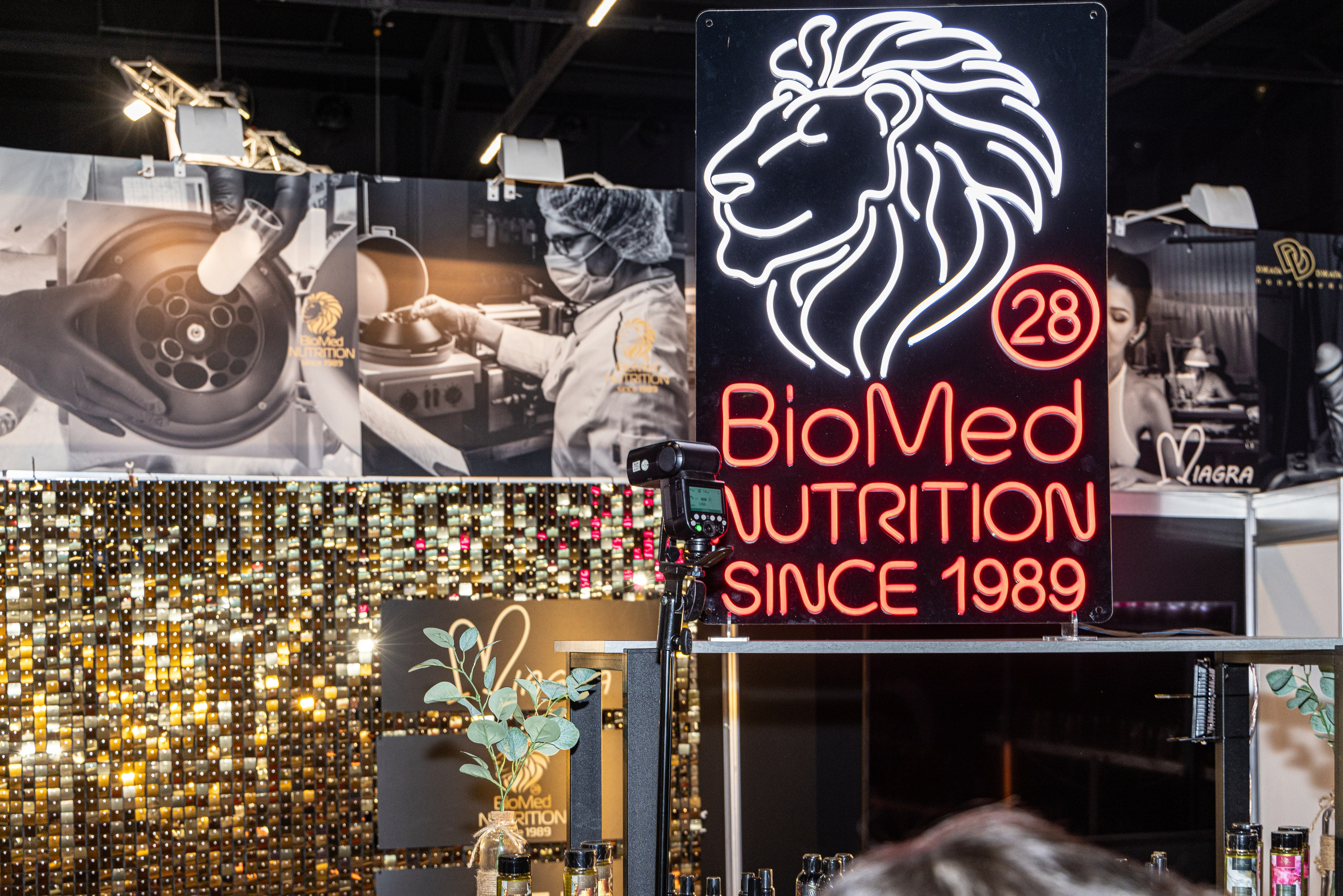 Стенд BioMed Nutrition на выставке EroExpo 2024 (Обзорный ролик-интервью + фото). Фотограф Андрей Зикеев, фотостудия AzArt Studio в Москве