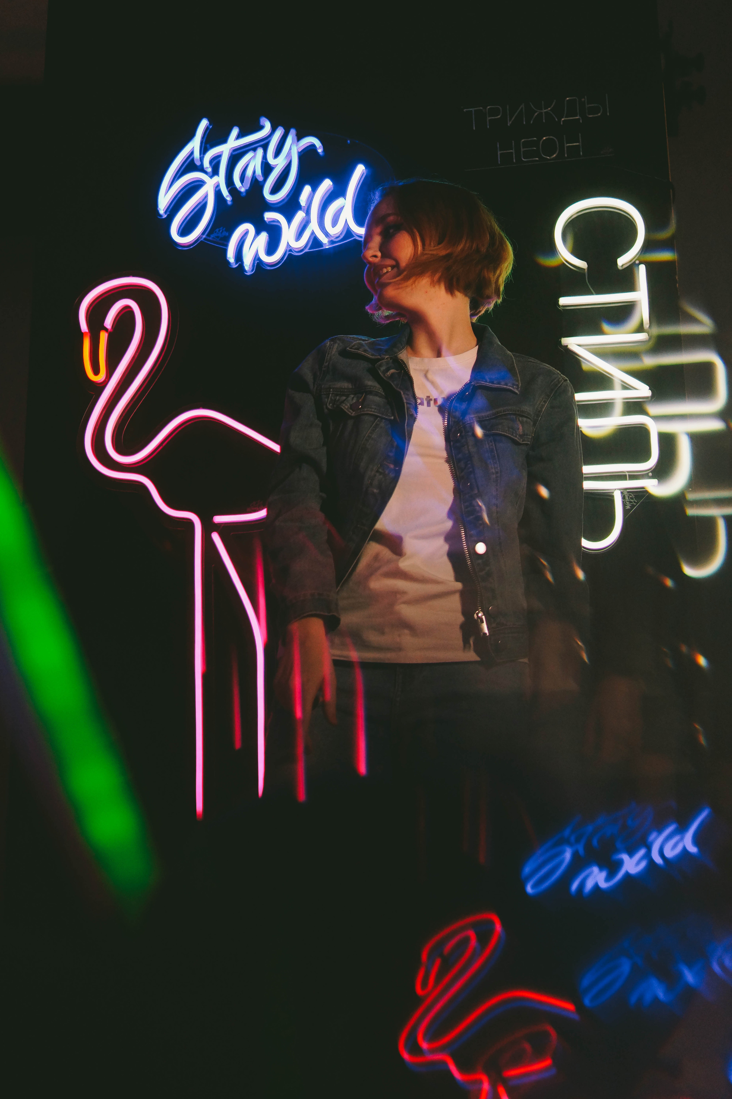 Алиса (неоновая студия, эффект пленки). Maria Karzhak ваш фотограф в Батуми!