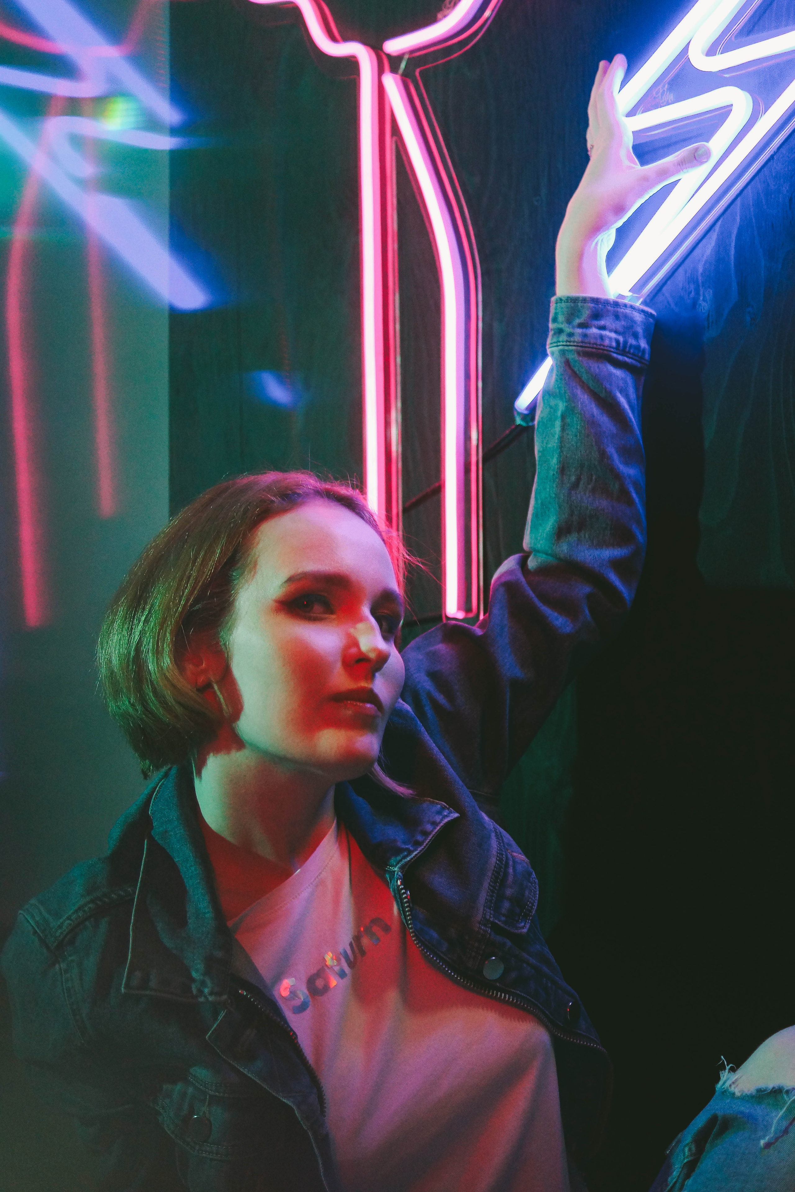 Алиса (неоновая студия, эффект пленки). Maria Karzhak ваш фотограф в Батуми!