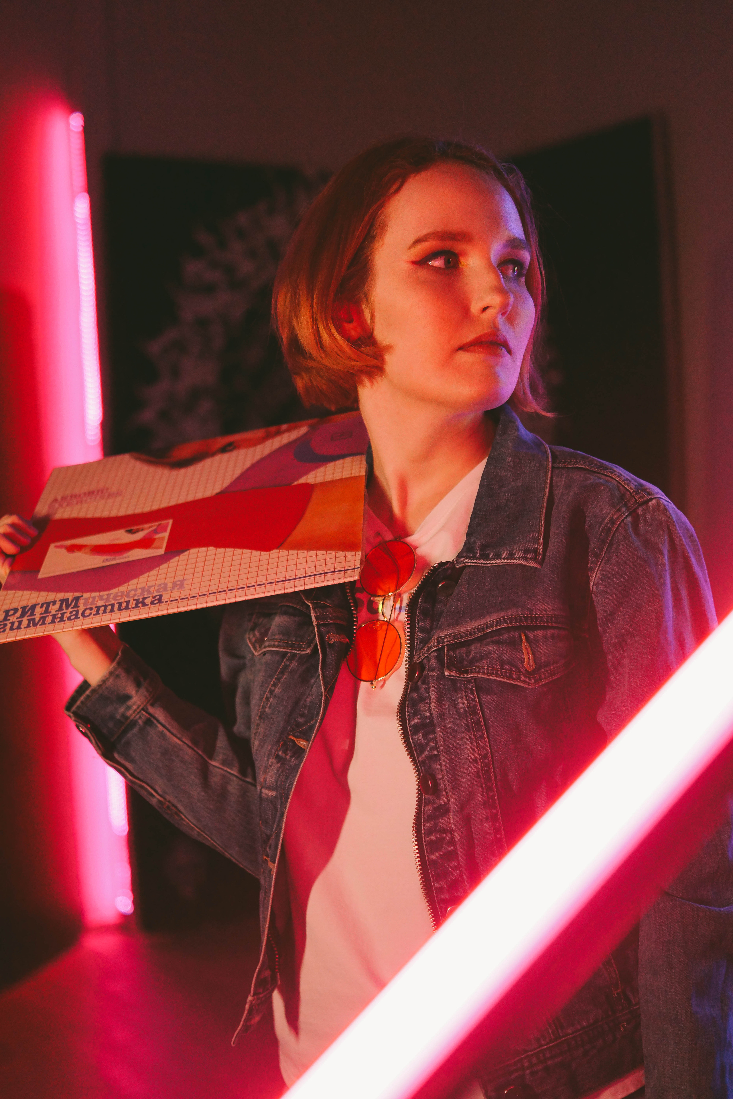 Алиса (неоновая студия, эффект пленки). Maria Karzhak ваш фотограф в Батуми!