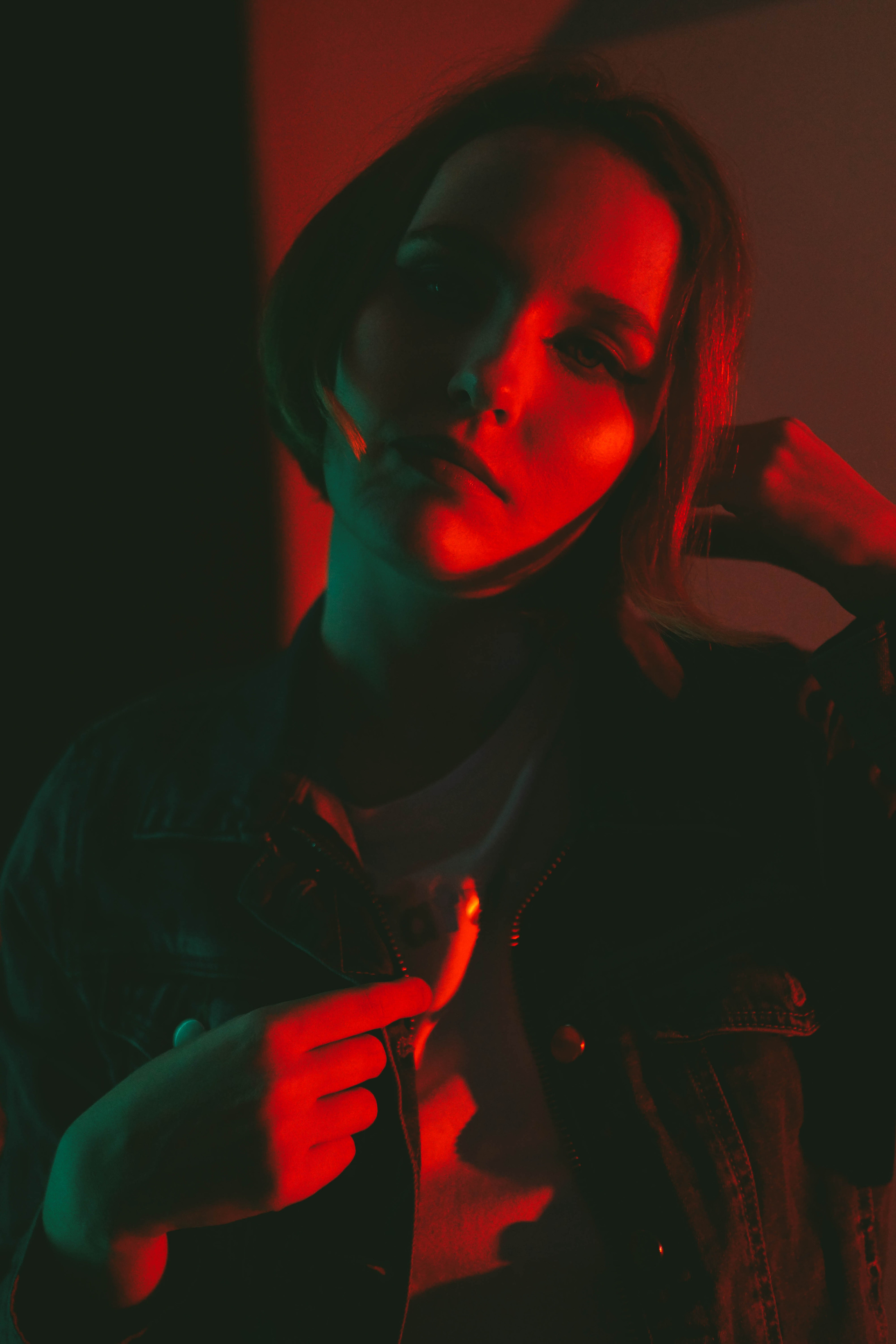 Алиса (неоновая студия, эффект пленки). Maria Karzhak ваш фотограф в Батуми!