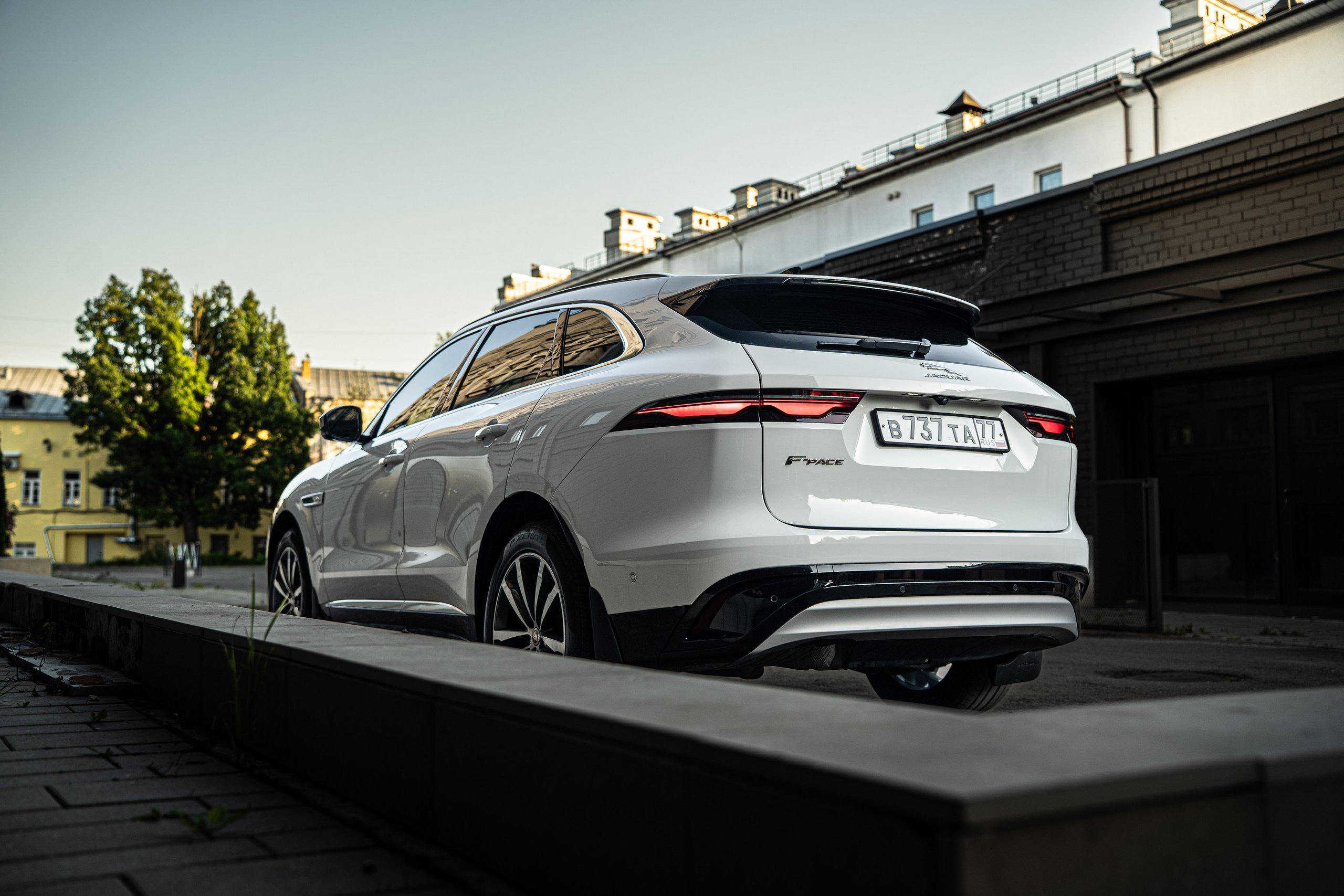 JAGUAR F-PACE. OZ Production