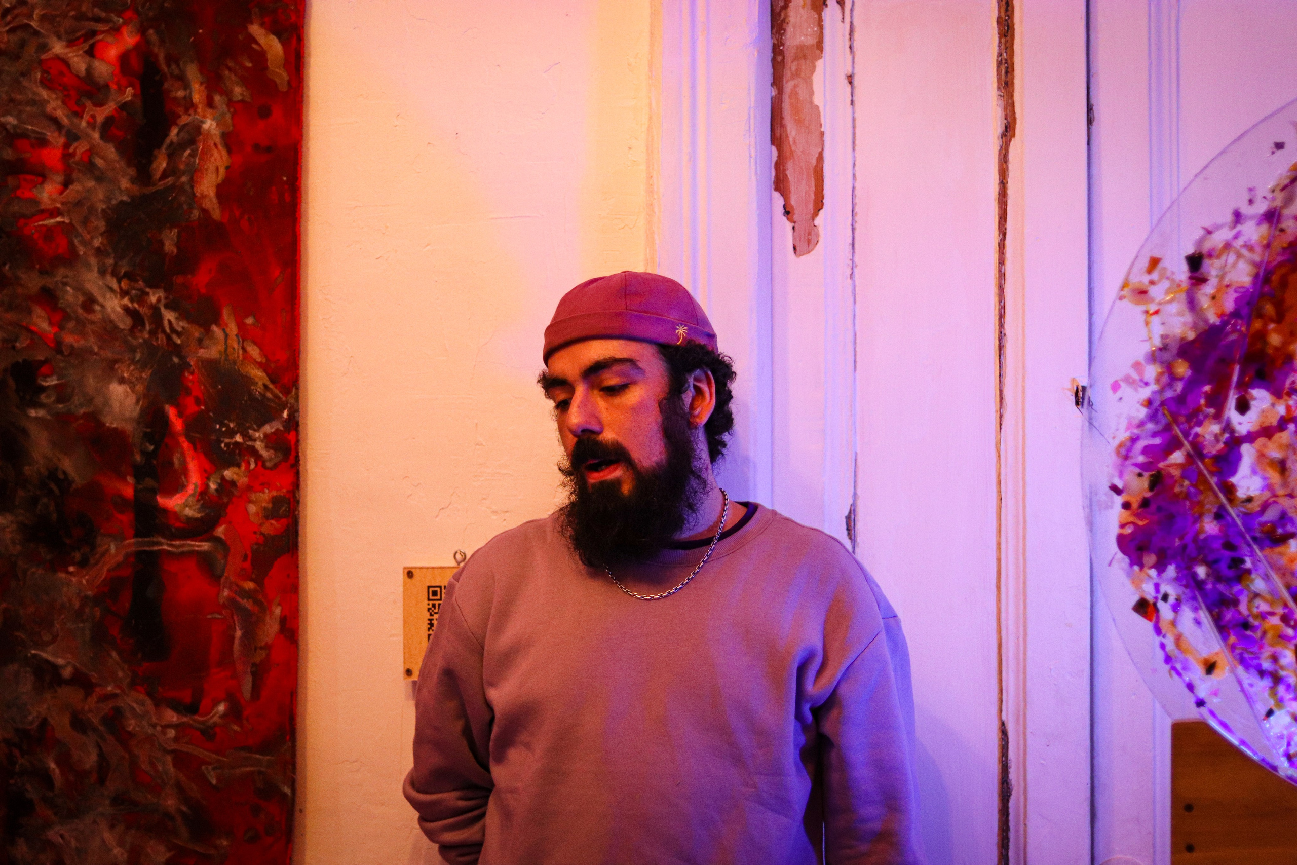 Выставка Алима Юсупова в квартире «Мира». Ивентный фотограф в Санкт-Петербурге Олег Комков