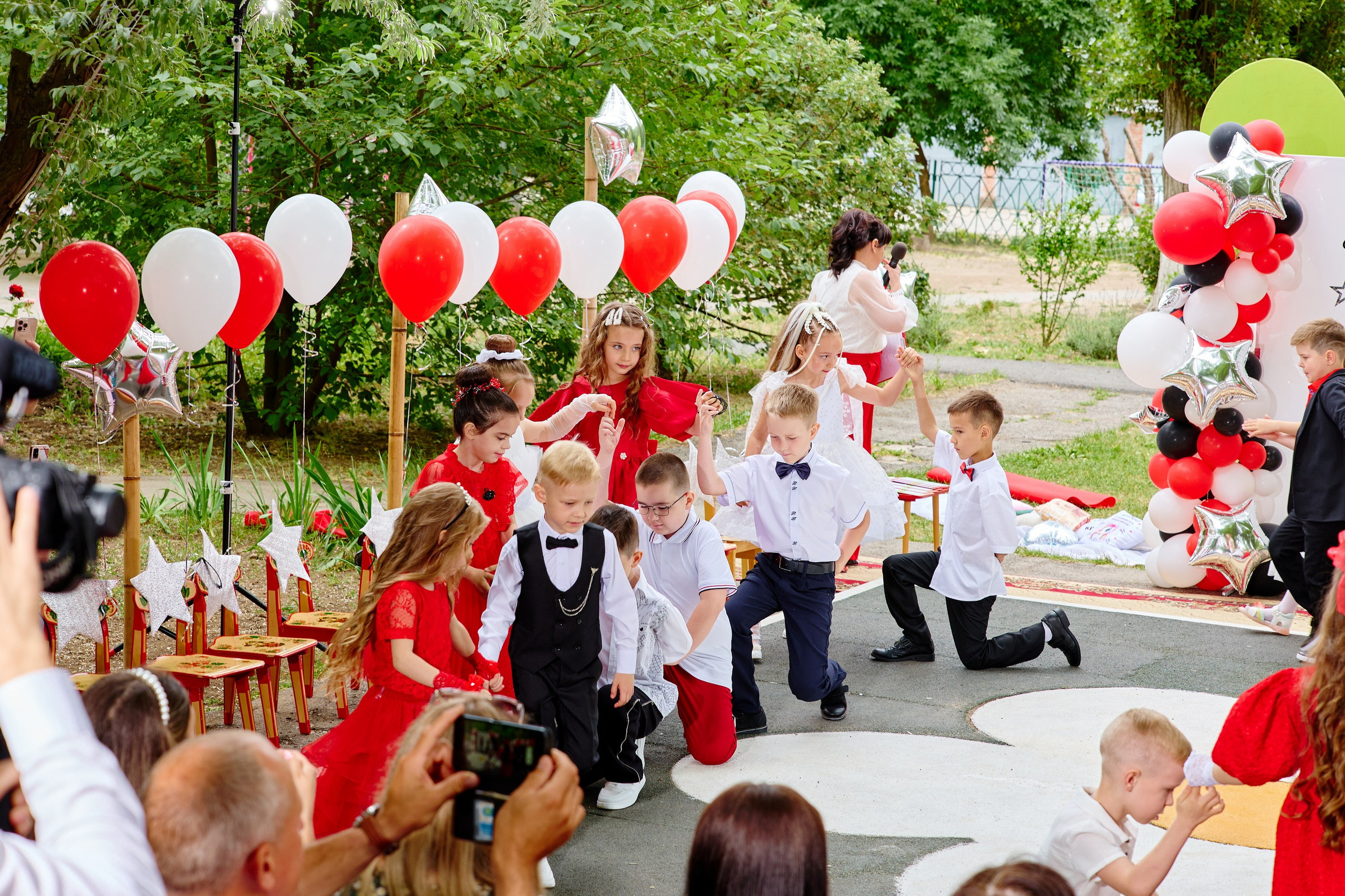 Выпускной 45 сад. Фотограф Выпускные альбомы Таганрог Сергей Коробченко