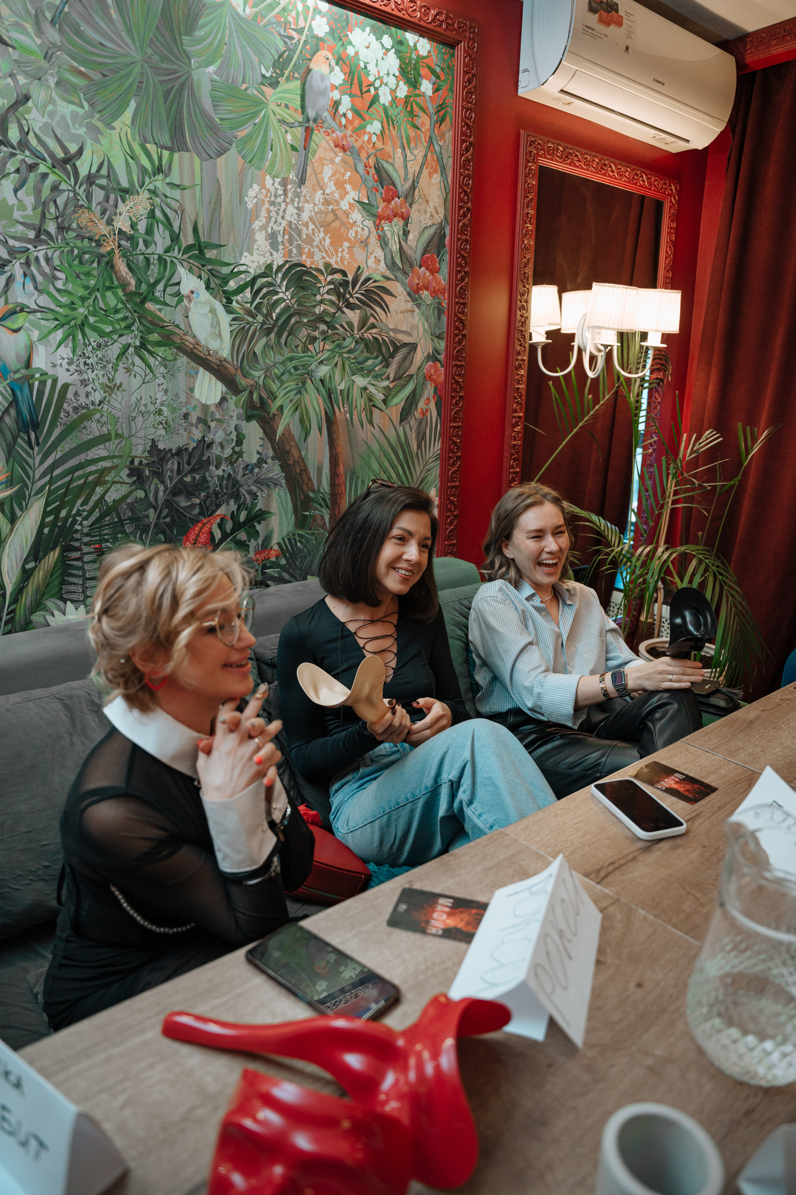 Мафия. Бар FINCH. ЖЕНСКИЙ КЛУБ LAXMI. Портретный фотограф в Санкт-Петербурге Дмитриева Наталия