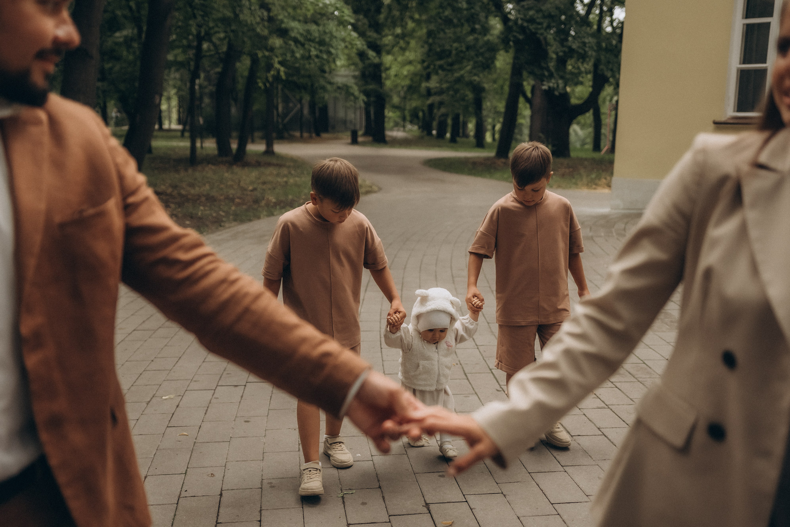 Семейная прогулка. Гаврилова Настя семейный фотограф lifestyle в Москве