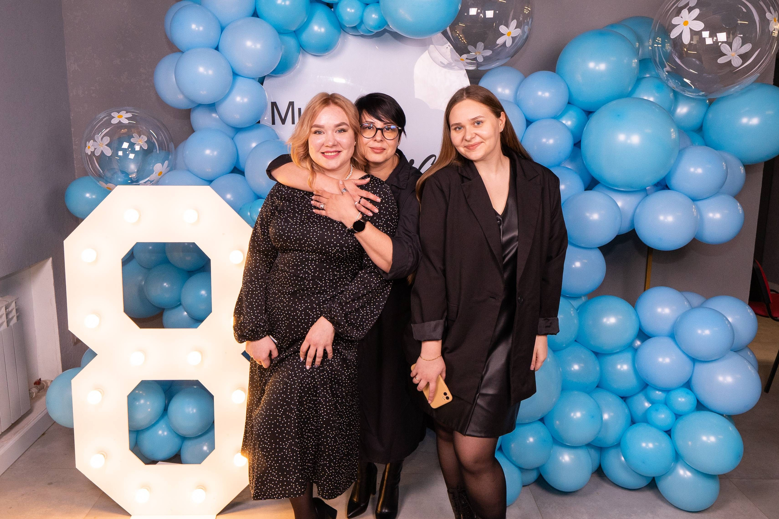 8 марта в компании КВОиТ. Фотограф в Самаре Иван Булатов