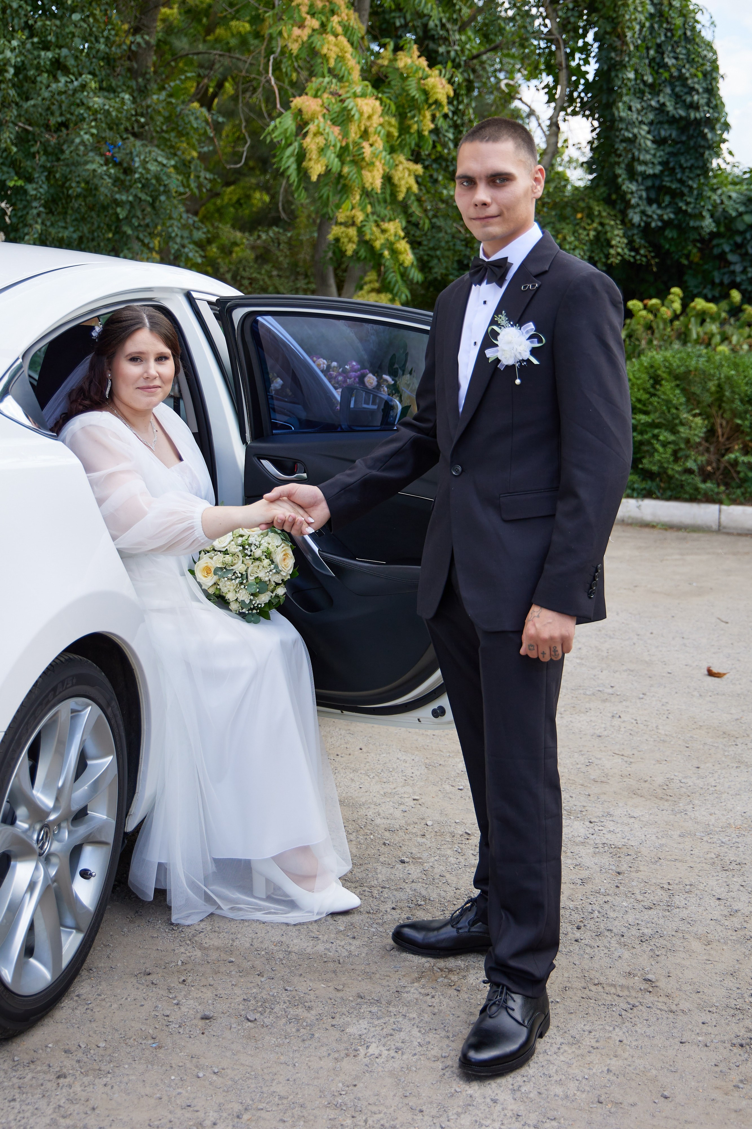 Фотосъемка в ЗАГСе, прогулка молодых, банкет