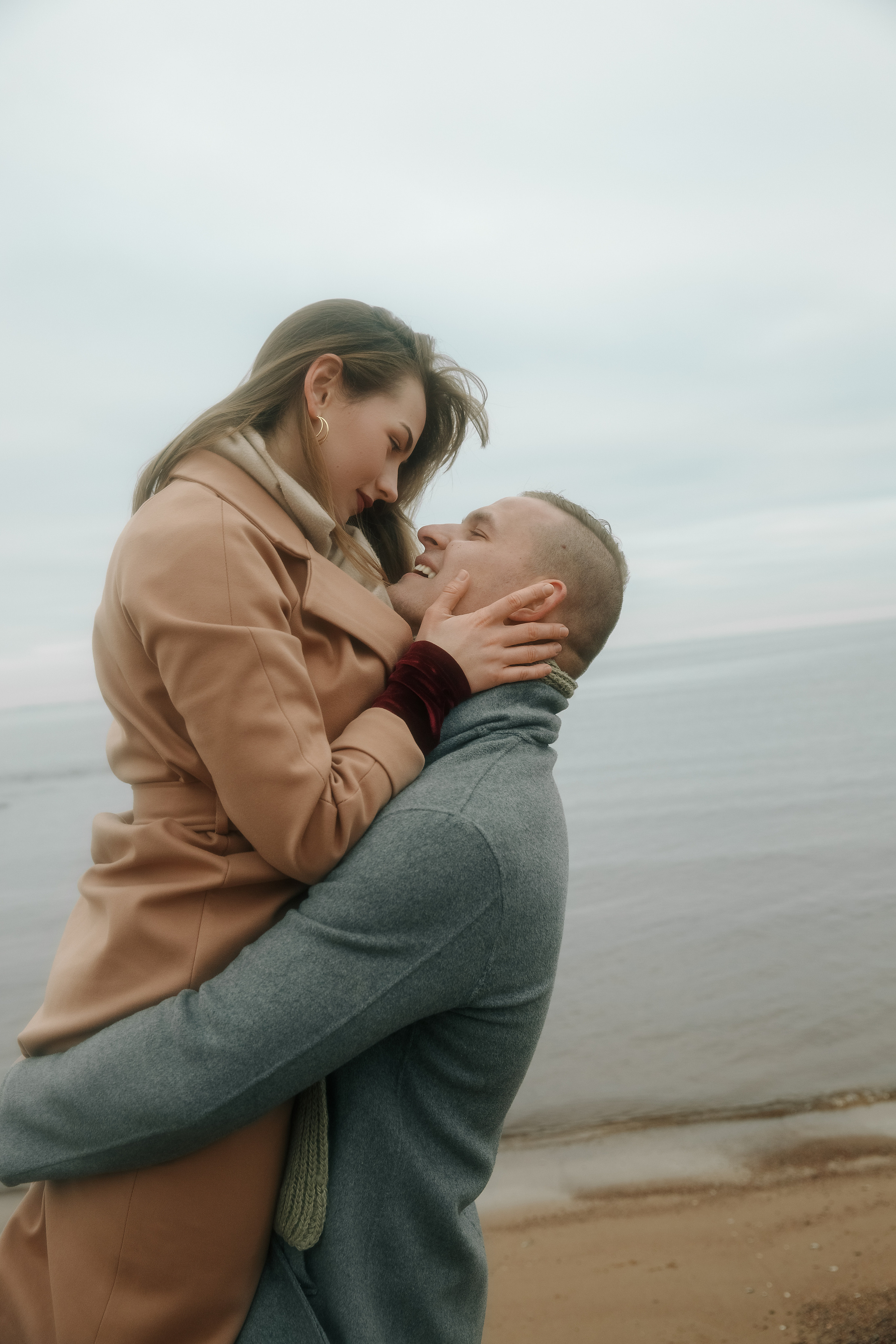 Юля и Денис — лав стори на Финском заливе. Свадебный и портретный фотограф в Санкт-Петербурге Анна Демьянова