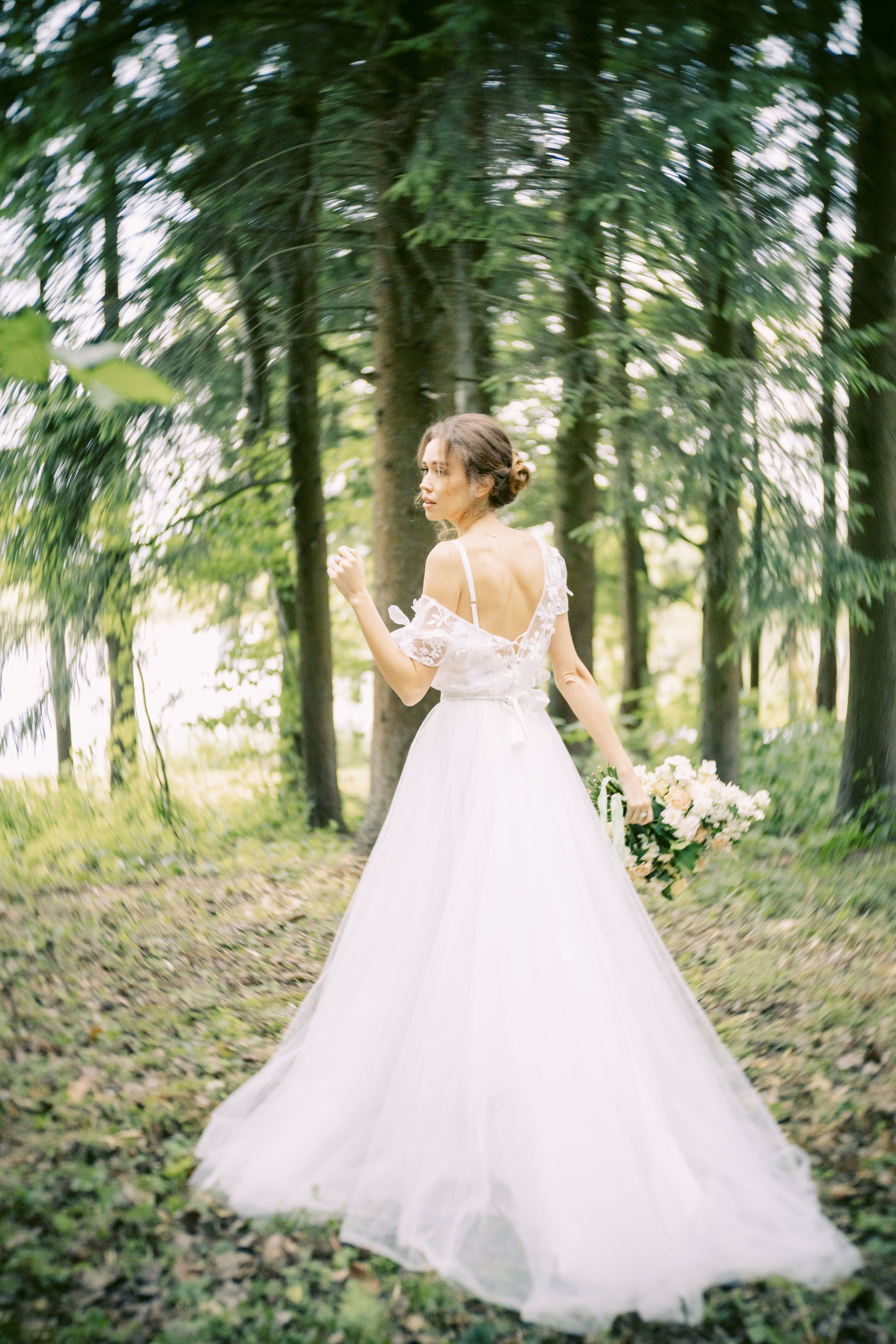 Свадьба в лесу. Репортажный и студийный фотограф в Москве — Софи