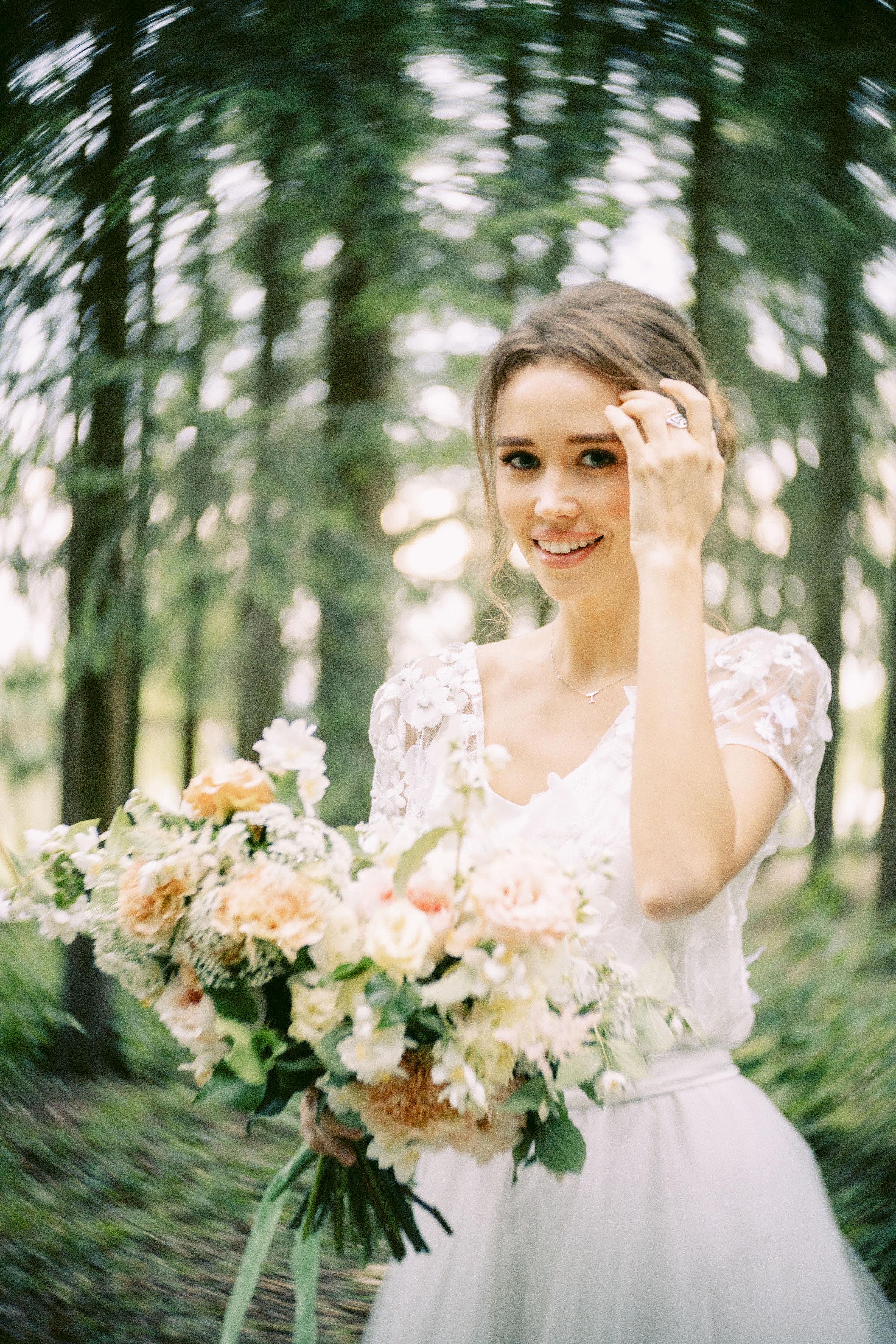 Свадьба в лесу. Репортажный и студийный фотограф в Москве — Софи