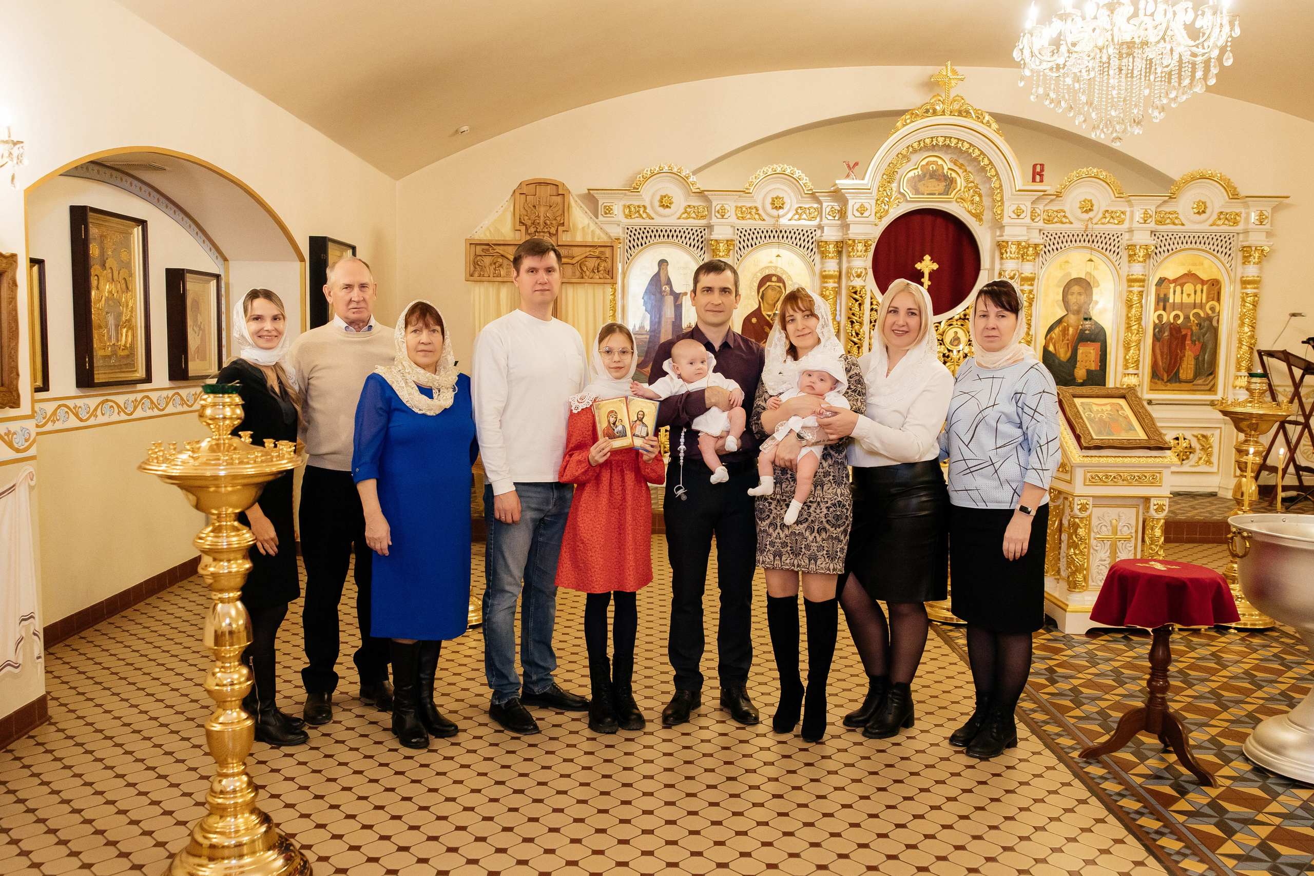 Таинство Крещения Александры и Алисы. Храм Покрова Пресвятой Богородицы. Семейный фотограф в Рязани и Рязанской области