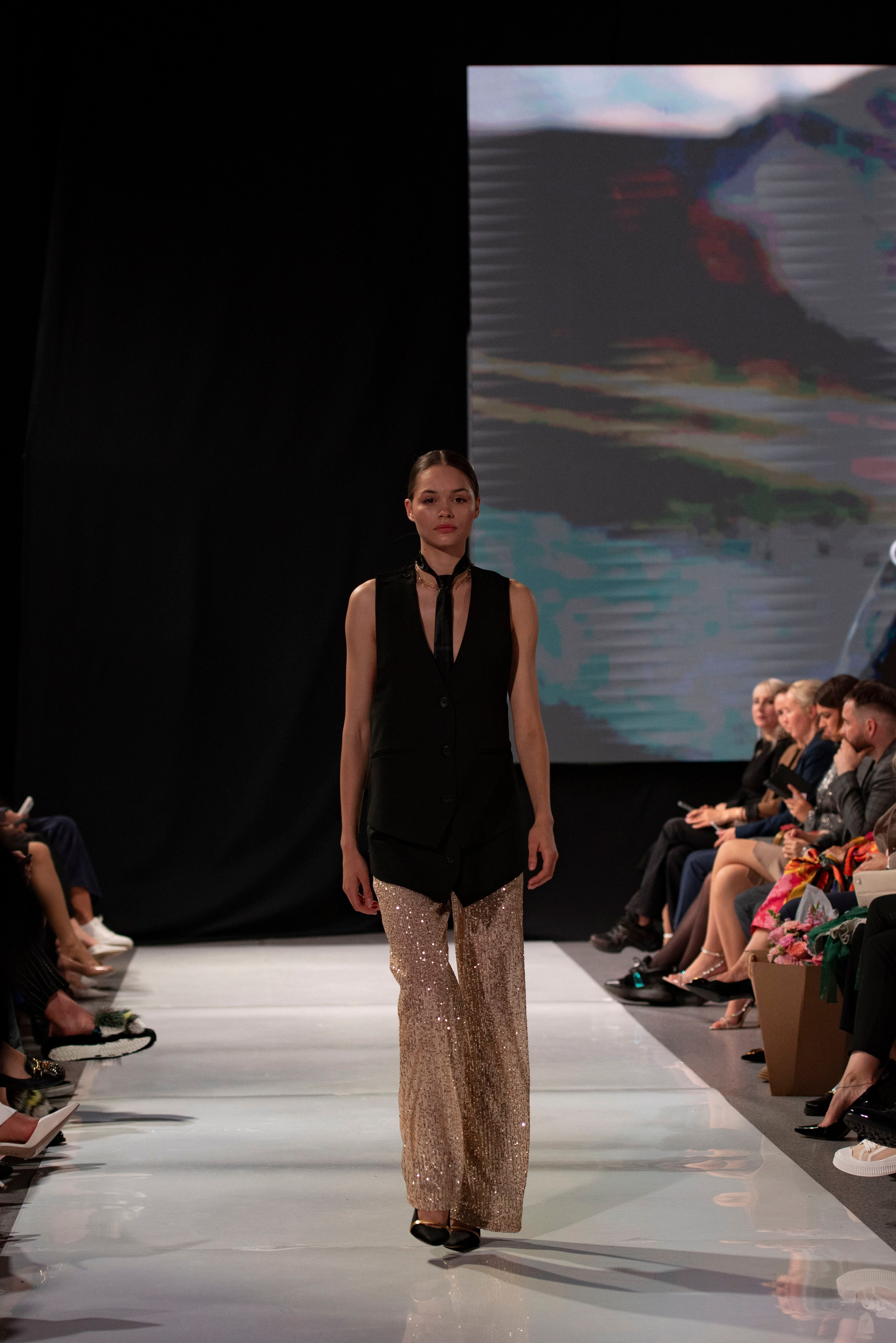 Фотограф на модельный показ. Свадебный, семейный, фэшн фотограф, школьный фотограф в Сочи