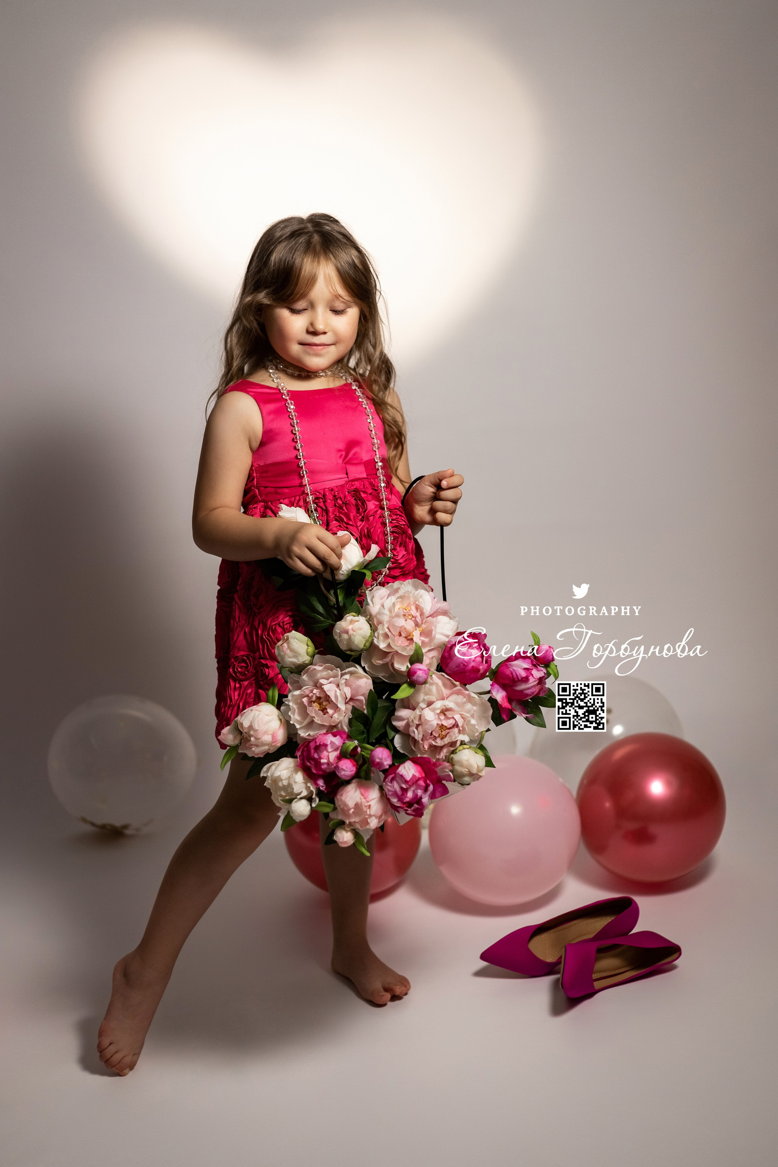 «Модница в розовом» В моей студии. Вероника и Александра. 2024. Фотограф Пермь. Свадьбы. Семья и дети, школа, д. сад. Фотокниги