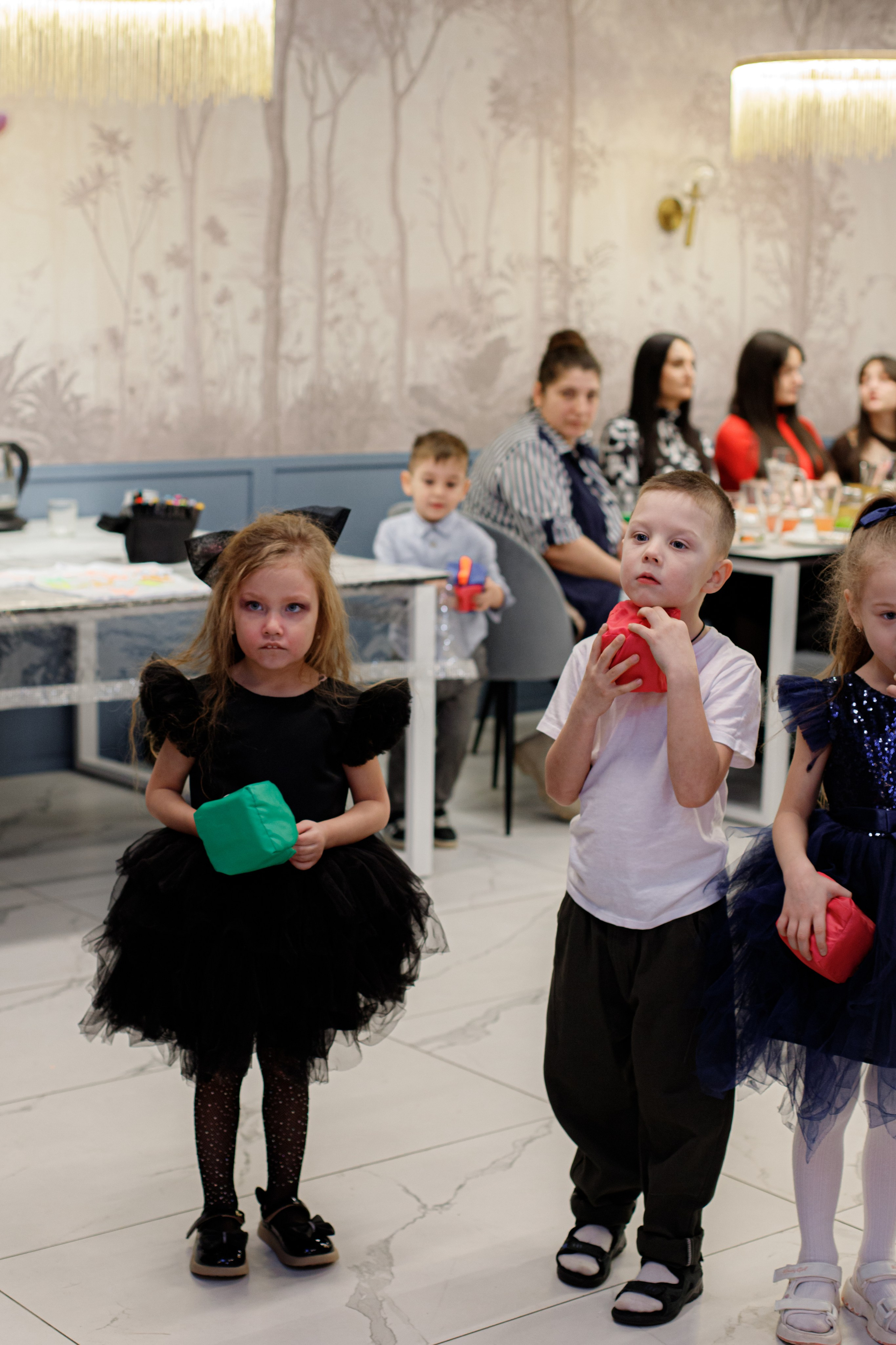 ASIA'S BIRTHDAY PARTY. Photokarish