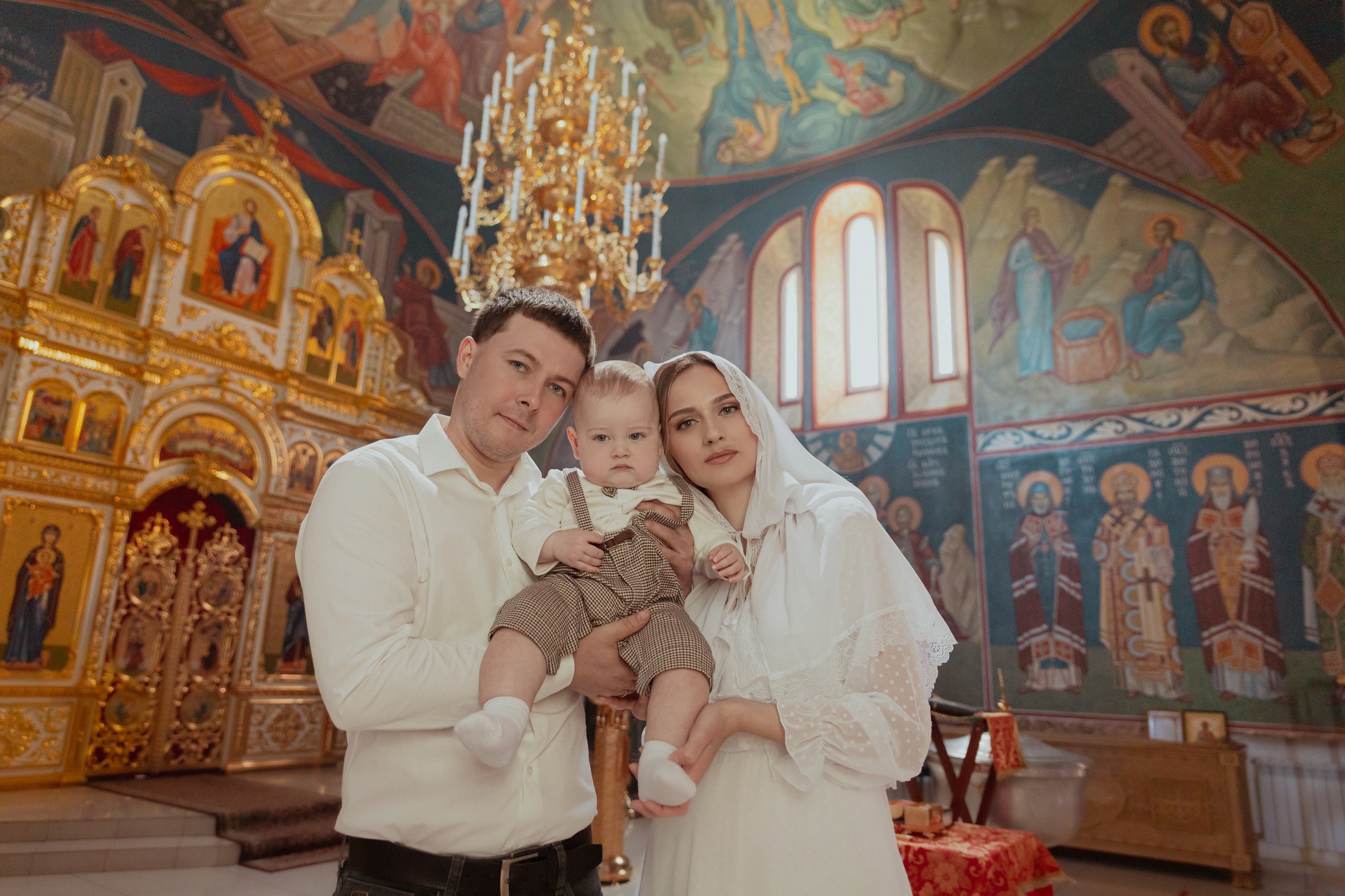 С Крёстными и родными. Фотограф Крещения, а также семейный и детский фотограф в Оренбурге