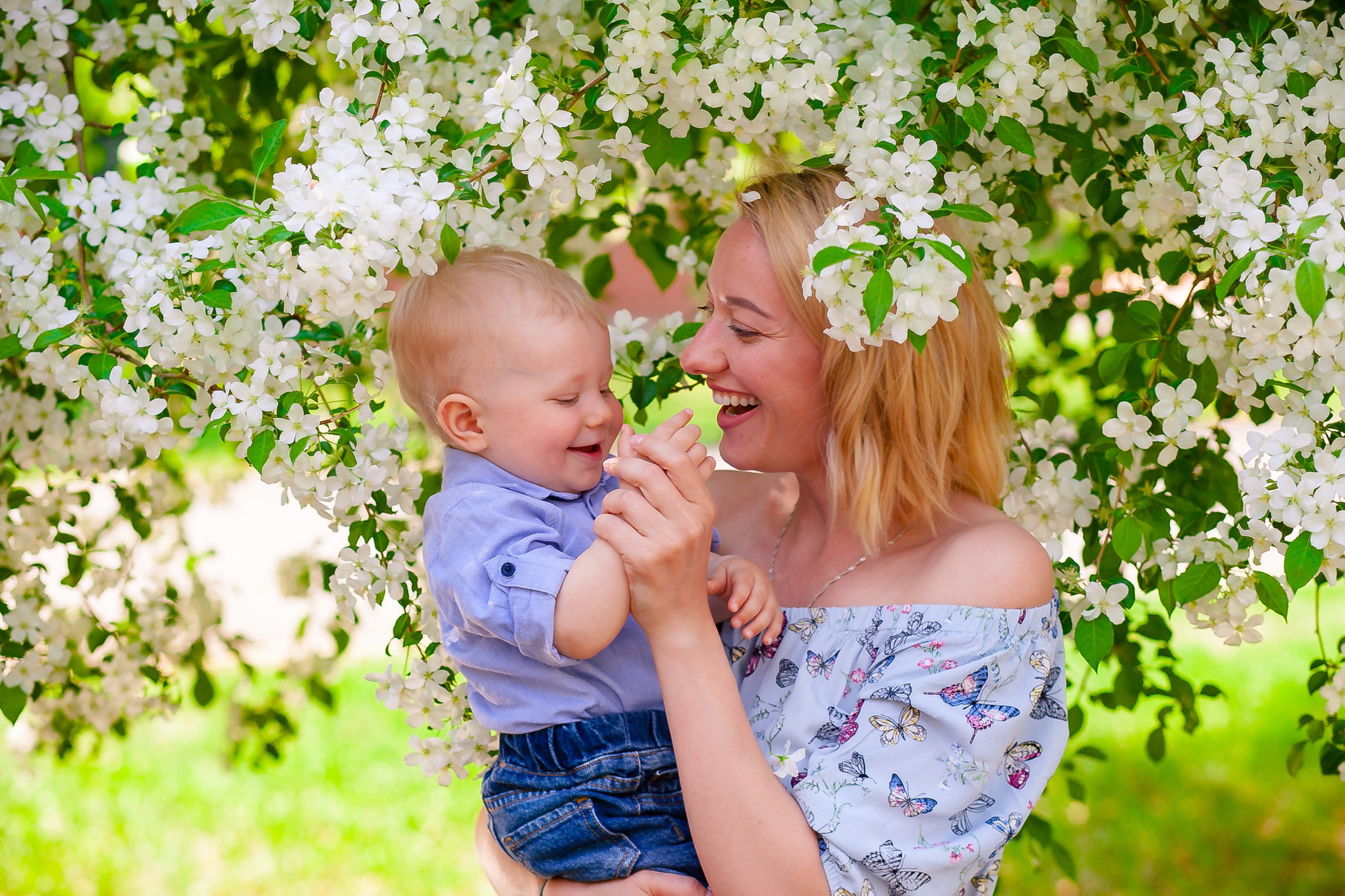Цветущие сады. Фотограф Крещения, а также семейный и детский фотограф в Оренбурге