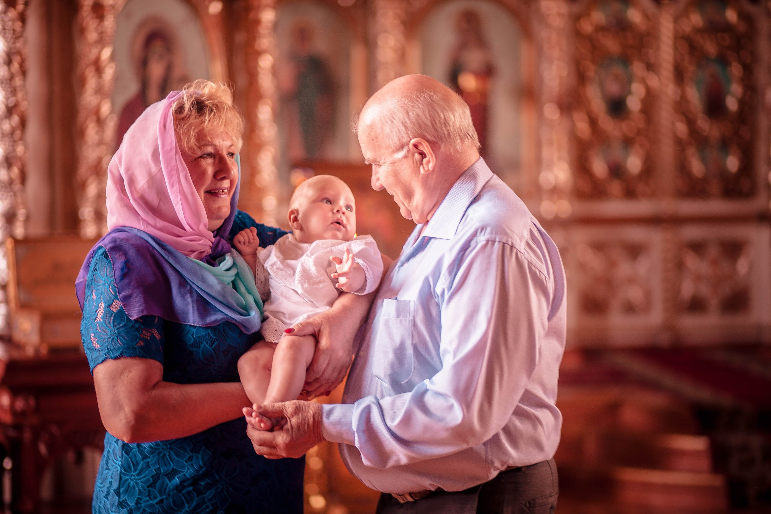 С Крёстными и родными. Фотограф Крещения, а также семейный и детский фотограф в Оренбурге