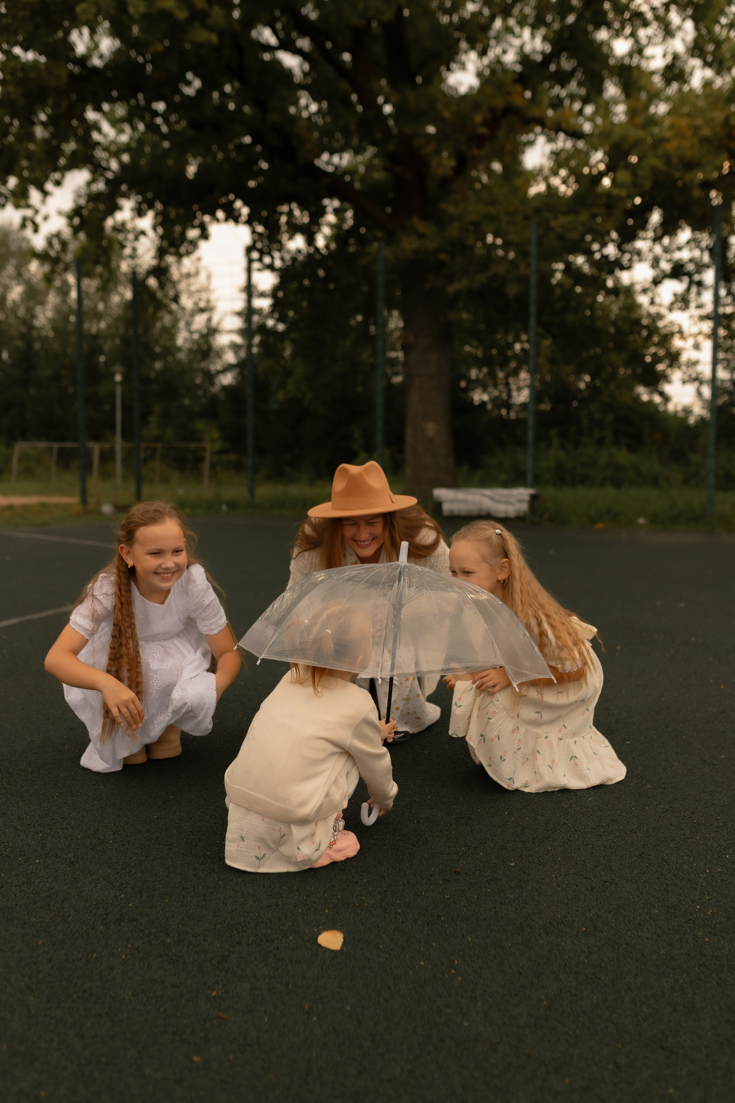 Мама Алина, Маша, Дина и Анечка. Фотограф Татьяна Семенова