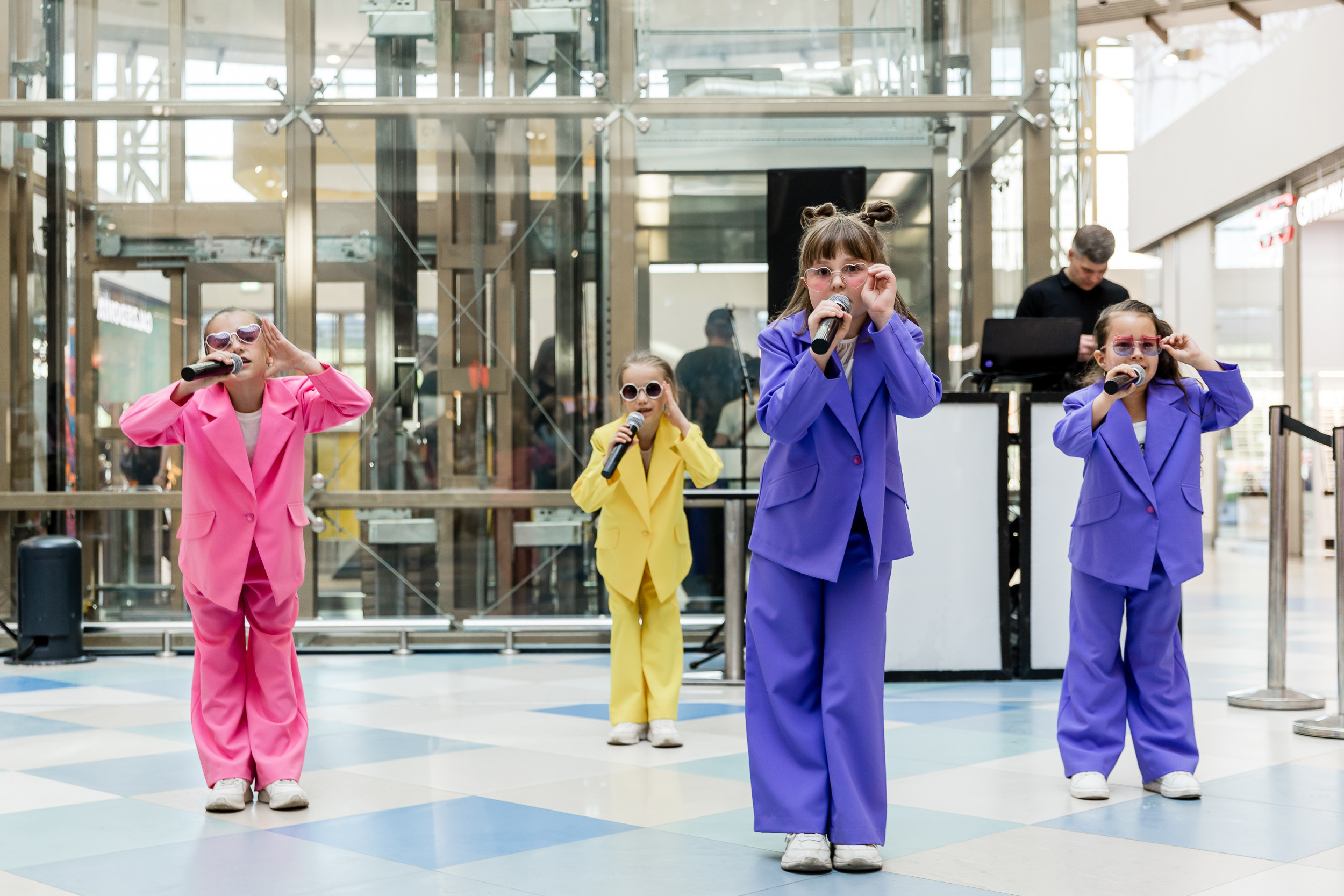 День защиты детей. Аура. Фотограф Александр Шалагин