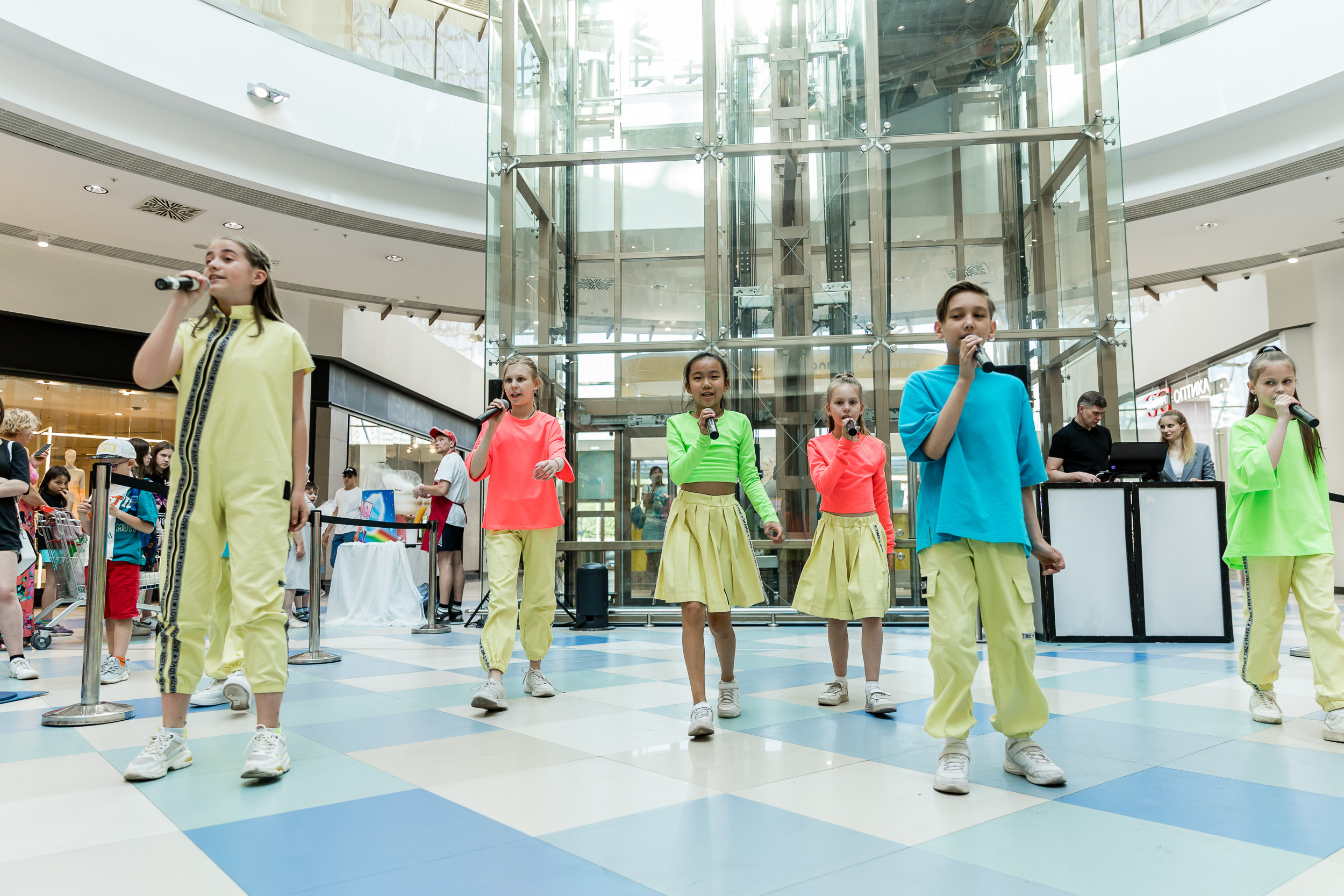 День защиты детей. Аура. Фотограф Александр Шалагин