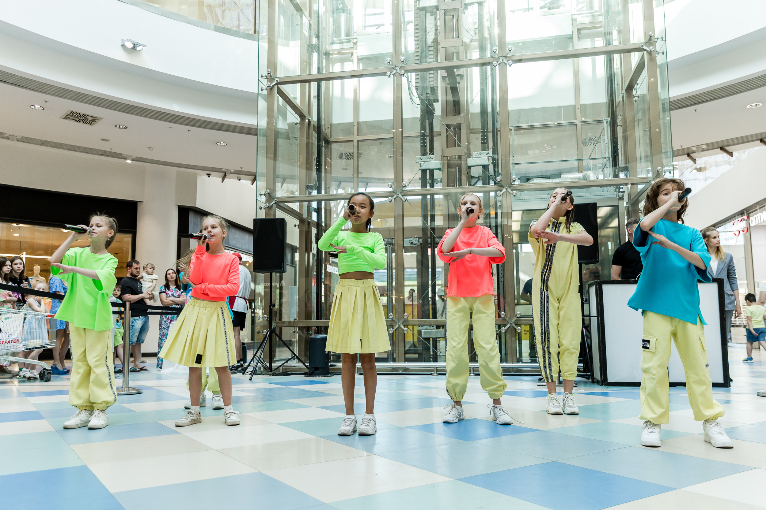 День защиты детей. Аура. Фотограф Александр Шалагин