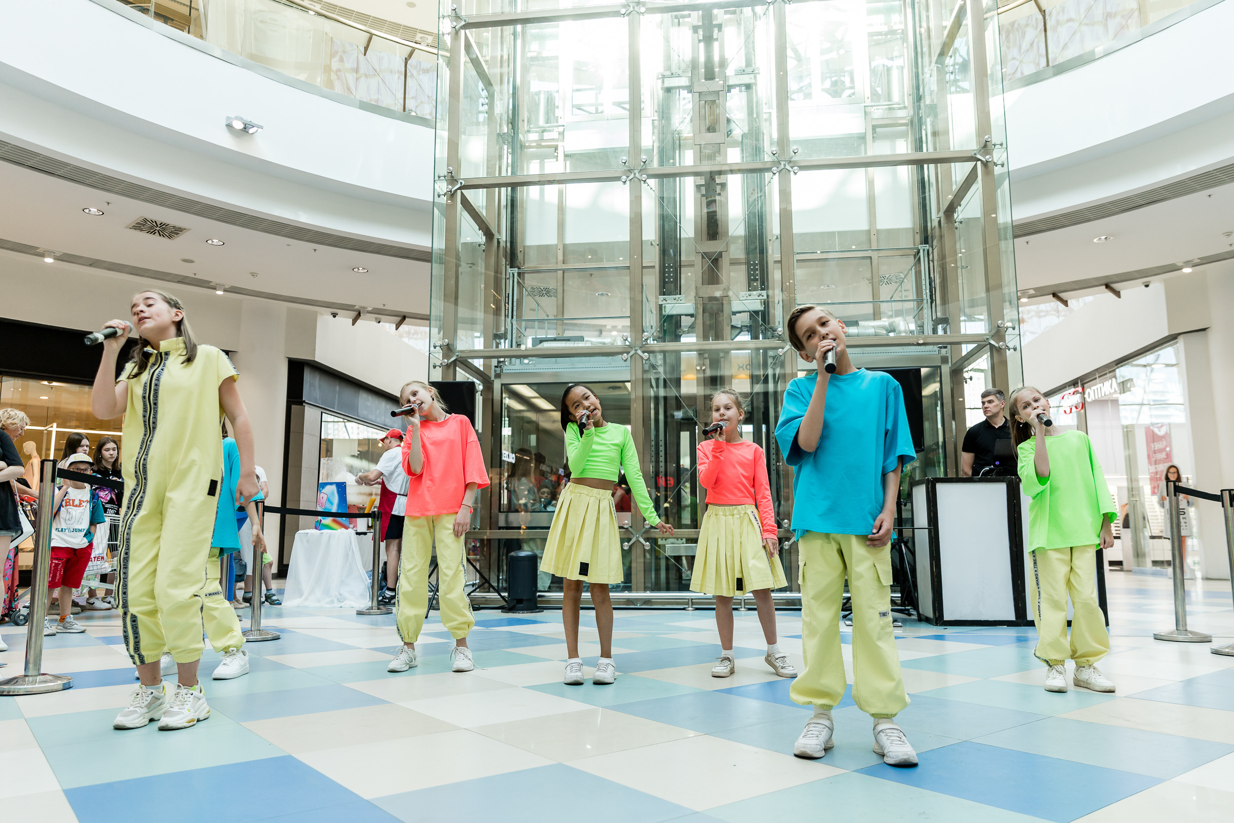 День защиты детей. Аура. Фотограф Александр Шалагин