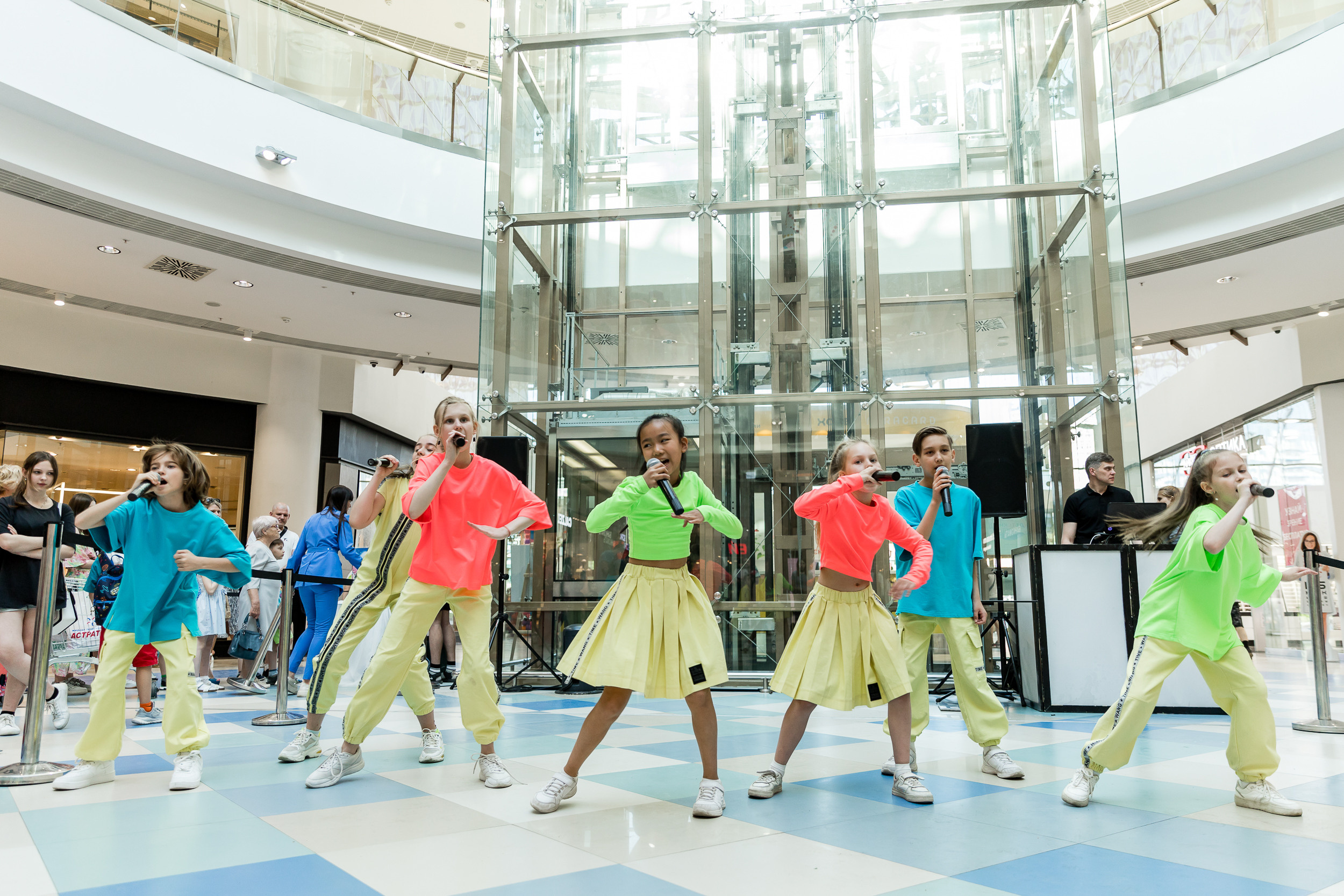 День защиты детей. Аура. Фотограф Александр Шалагин