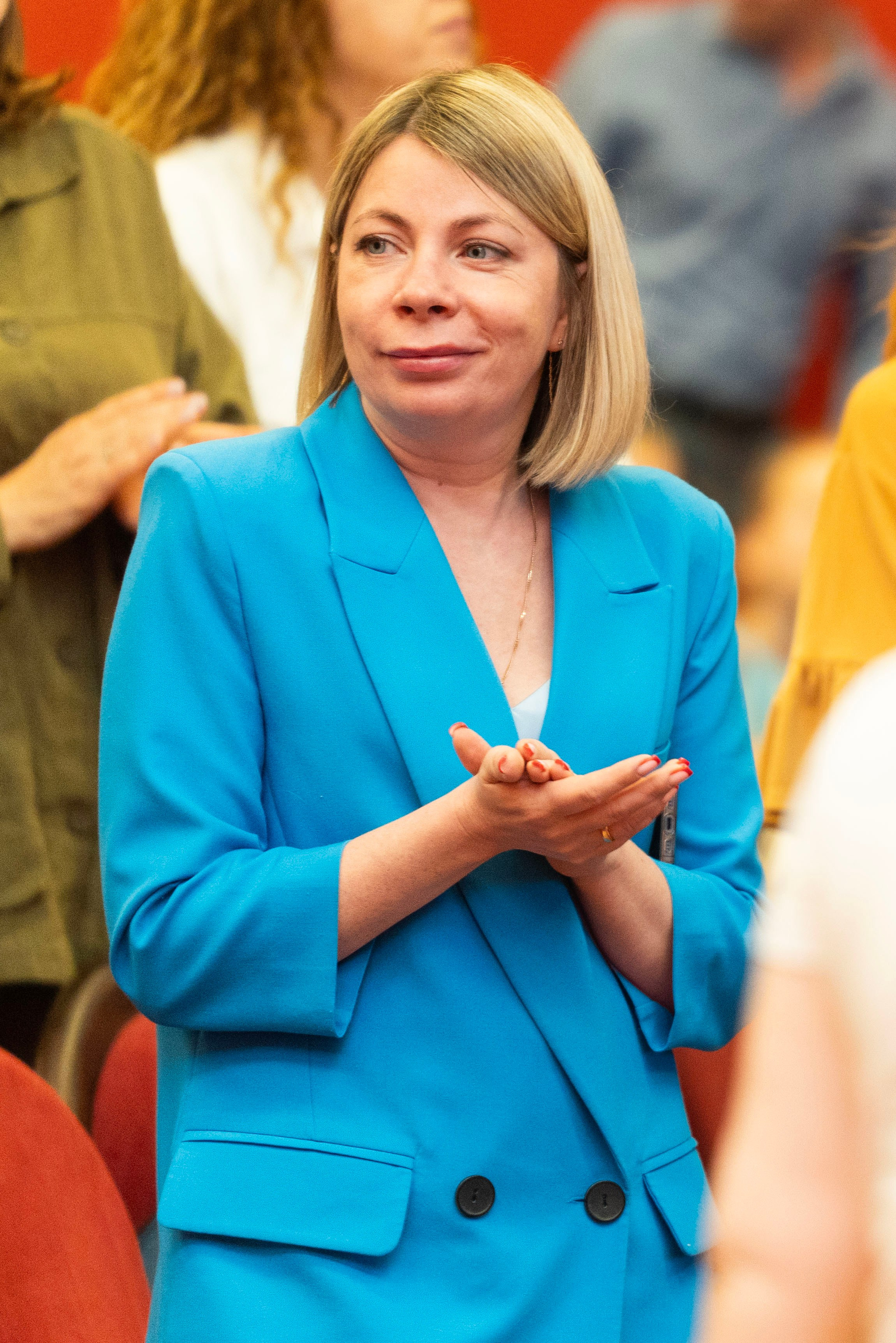 Выдача аттестатов 9 классы. Фотограф Юлия Попова