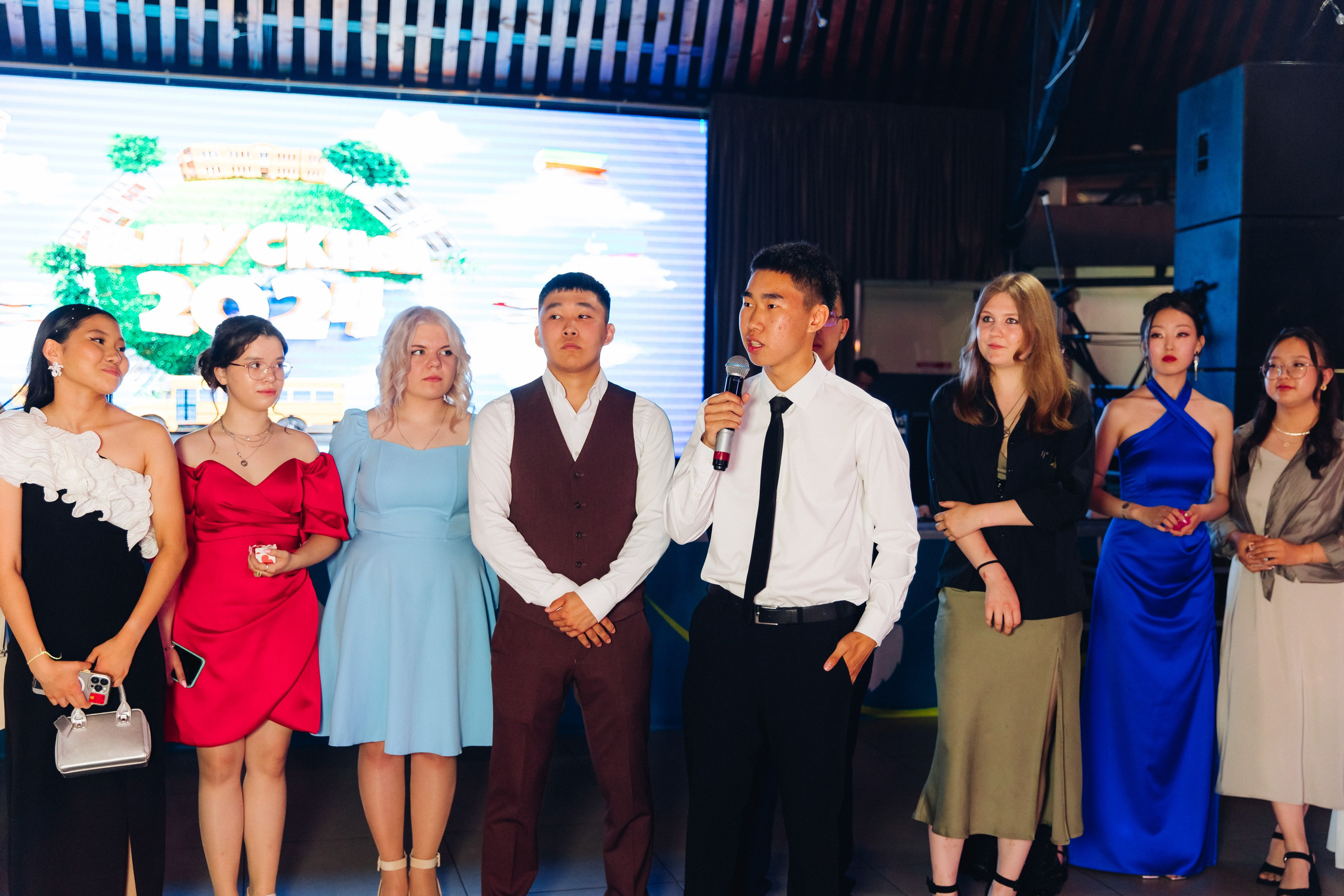 Выпускной вечер. 49 школа. Баран на корове. Свадебный и семейный фотограф в Улан-Удэ