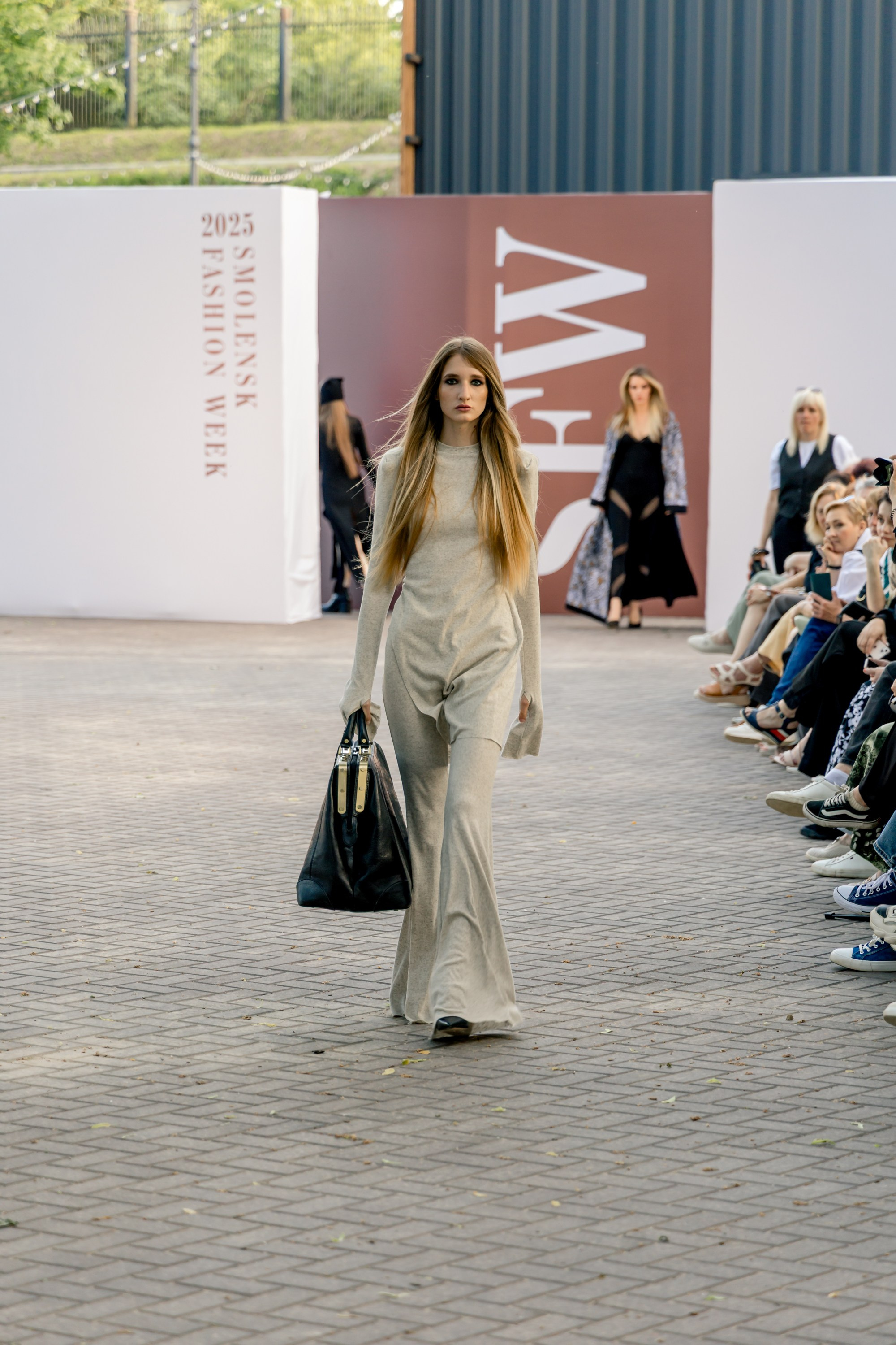 Smolensk Fashion Week 2025_показы_ДЕНЬ 1_ВЕЧЕРНИЙ ПОКАЗ_19:00. Главная